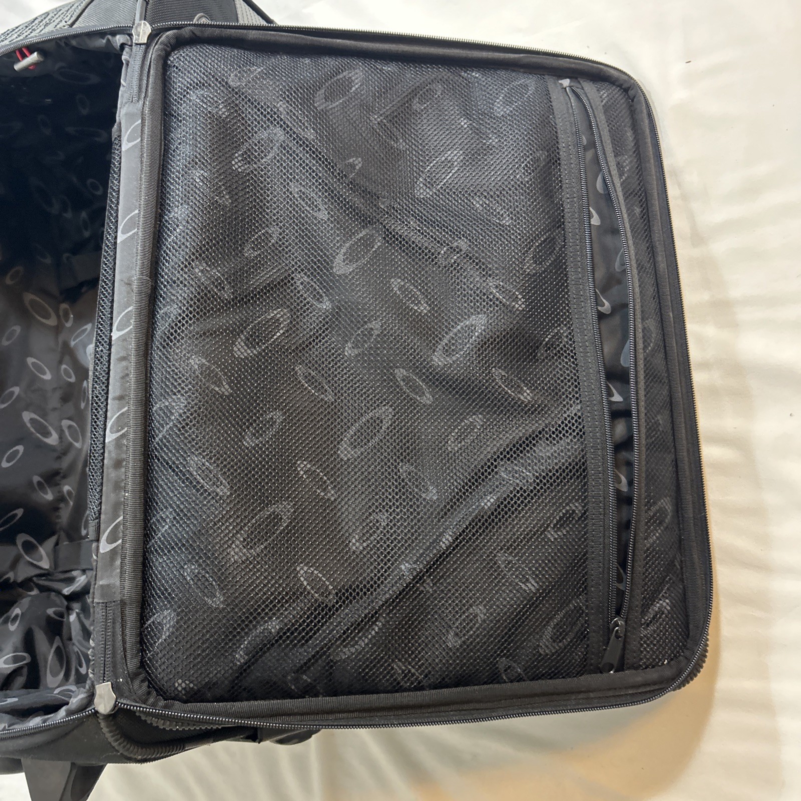 Vintage Oakley 2006 Large Ap Rolling Bag 2.0 Clip Off Black Rare Dual