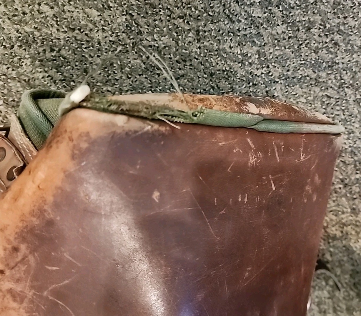 Vintage Orvis Battenkill Bag Green Canvas Leather HuntingDoctor Duffle Bag Brass