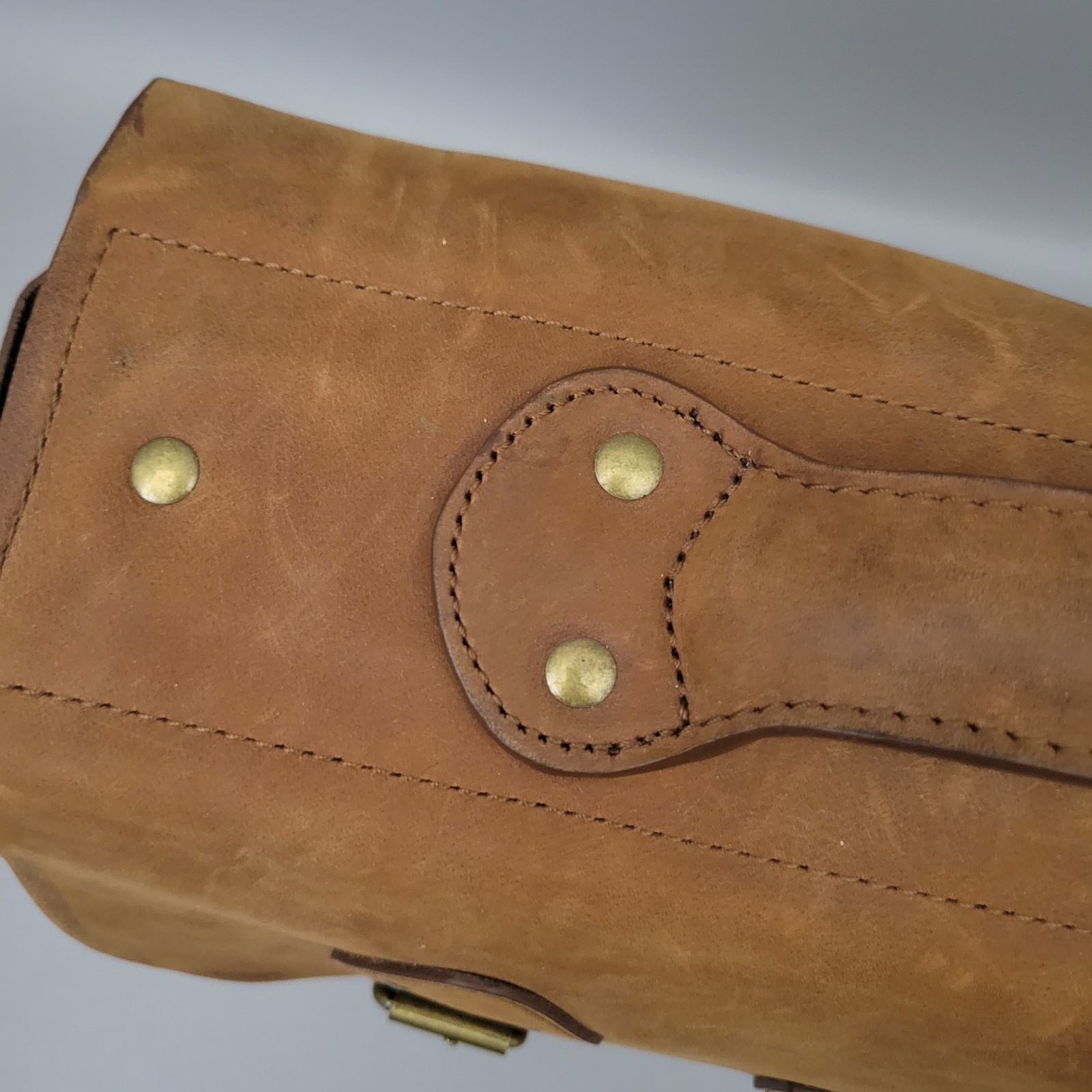 Vintage Duluth Trading Leather Bashful Billionaires Briefcase Messenger Bag