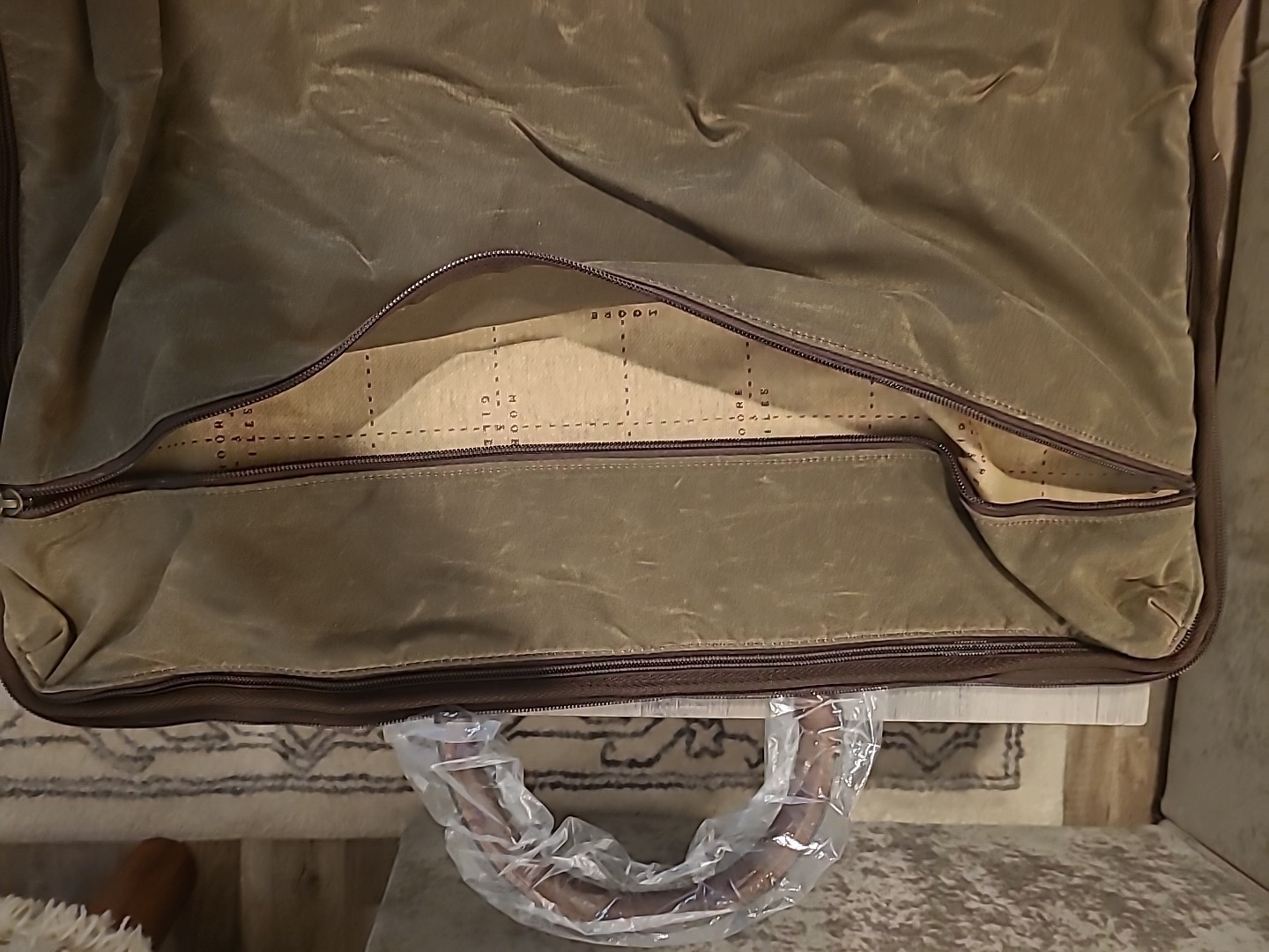 Moore & Giles Gravely Garment Bag Olive & Titan Milled Brown
