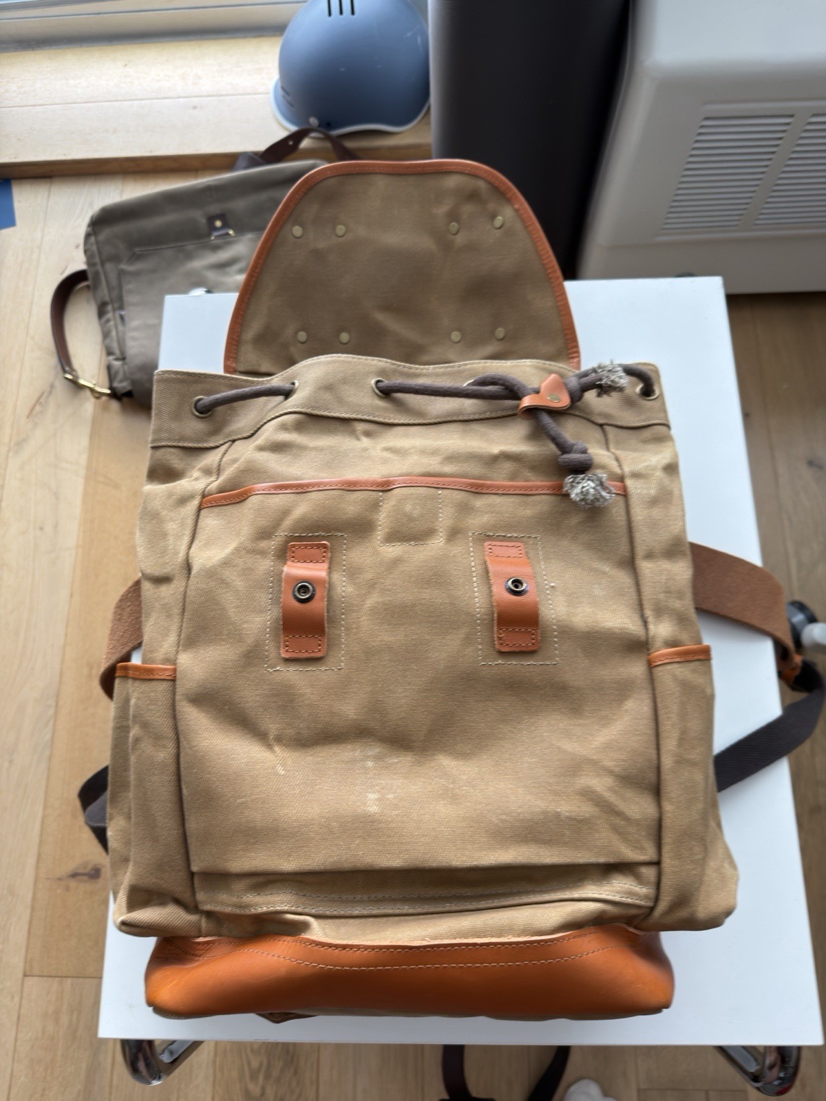 Pack Animal Frost River Canvas Leather 25L Hiking Backpack Buckle 3 Pockets