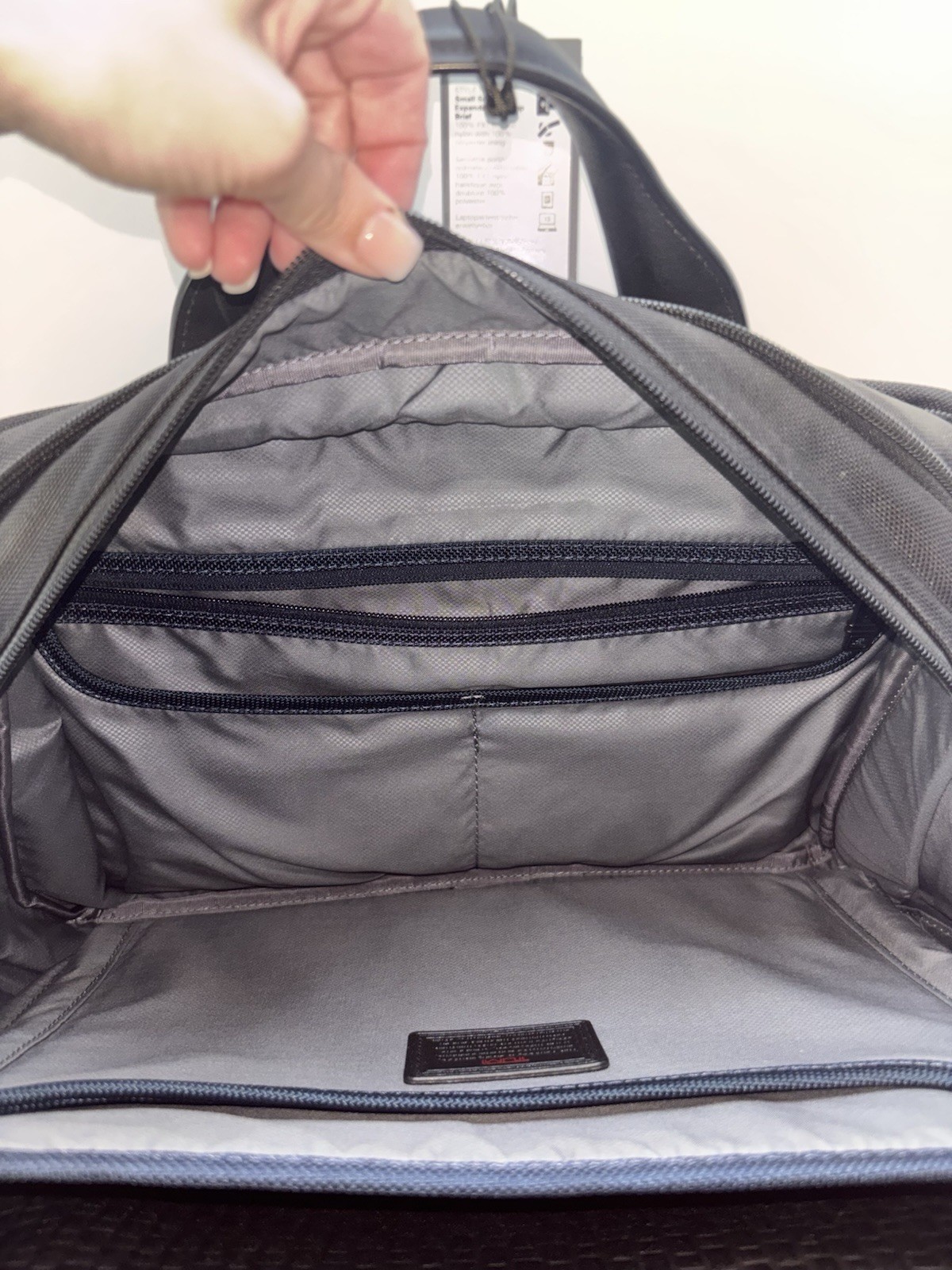 TUMI ALPHA 2 T-PASS Medium Screen Briefcase Laptop Bag Nylon / MODEL# 26516D2