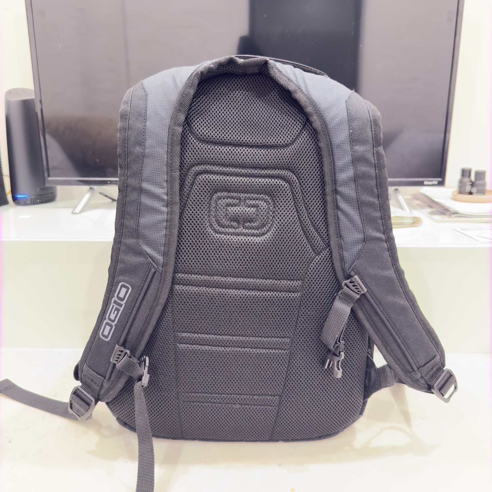 3-compartment backpack 15″ laptop