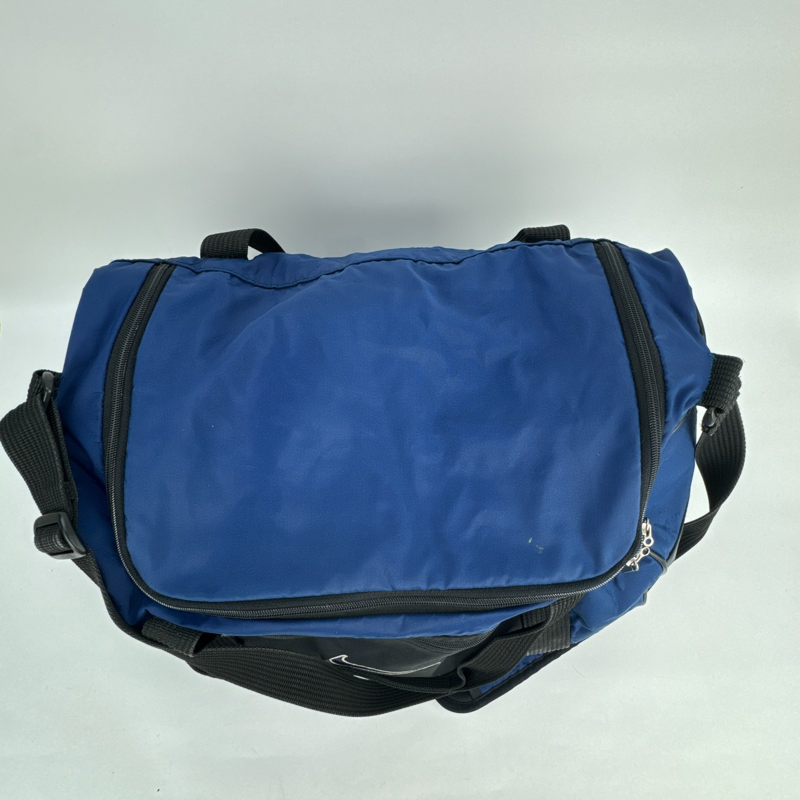 Vtg NIKE Duffle Gym Bag Nylon Blue Black Swoosh Basketball White Tag 90’s Y2K