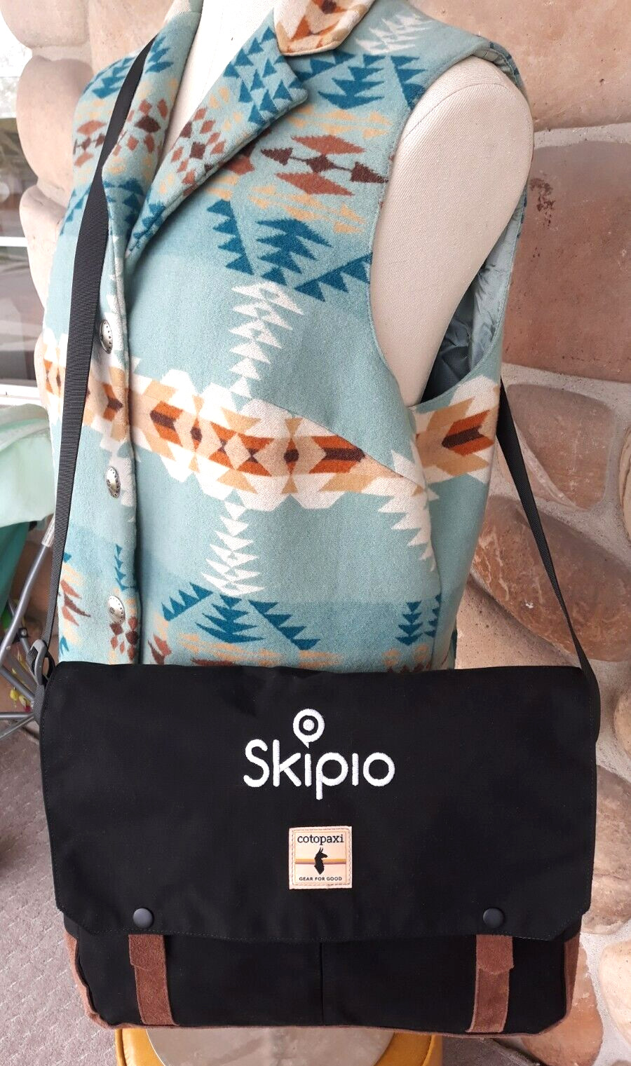 COTOPAXI Blk. Brown Canvas Suede Lightweight Messenger Bag Laptop ~ MINT ~Unused
