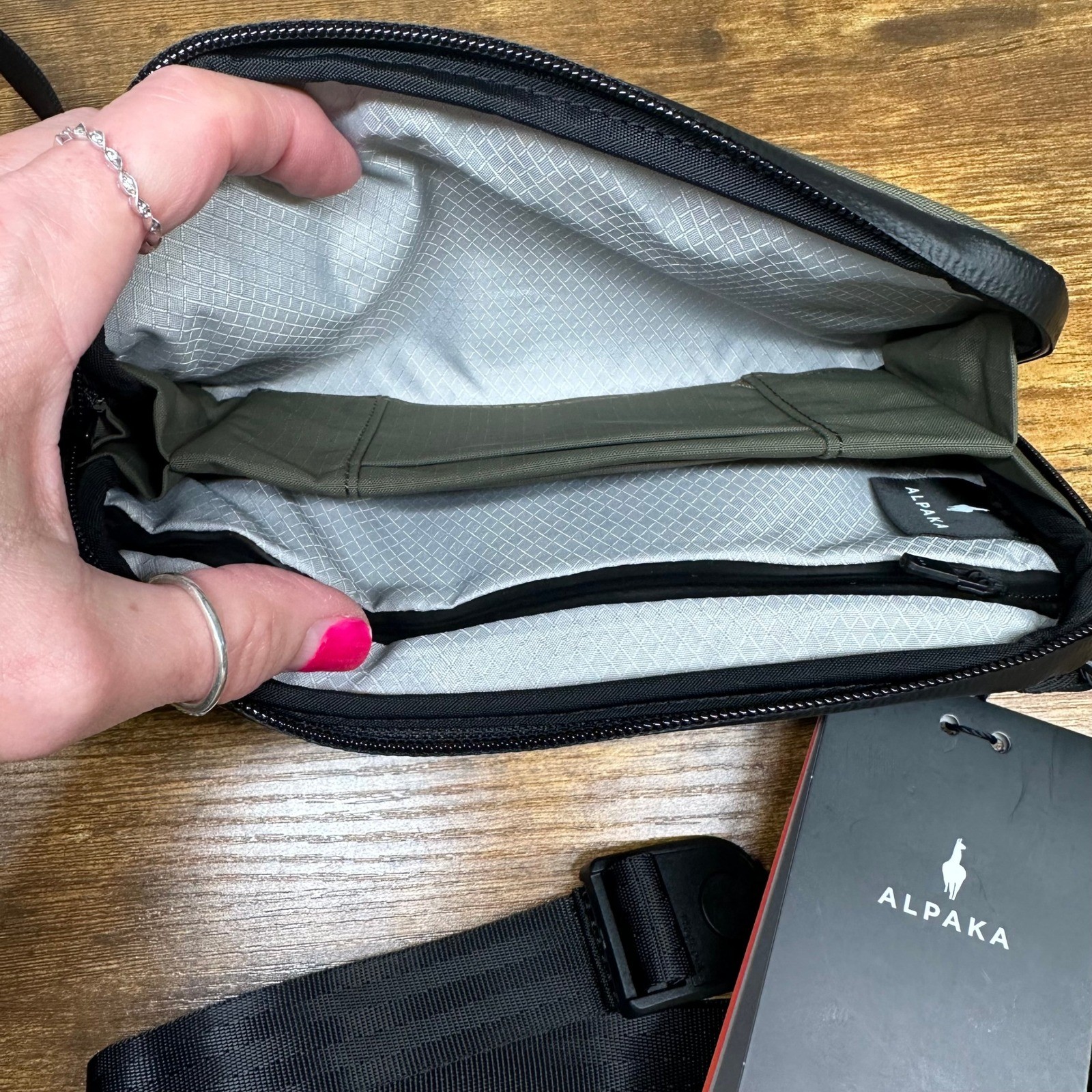 ALPAKA Flight Pouch Green Axoflux 210D Travel Sling Wristlet Bag AA010510518 NWT