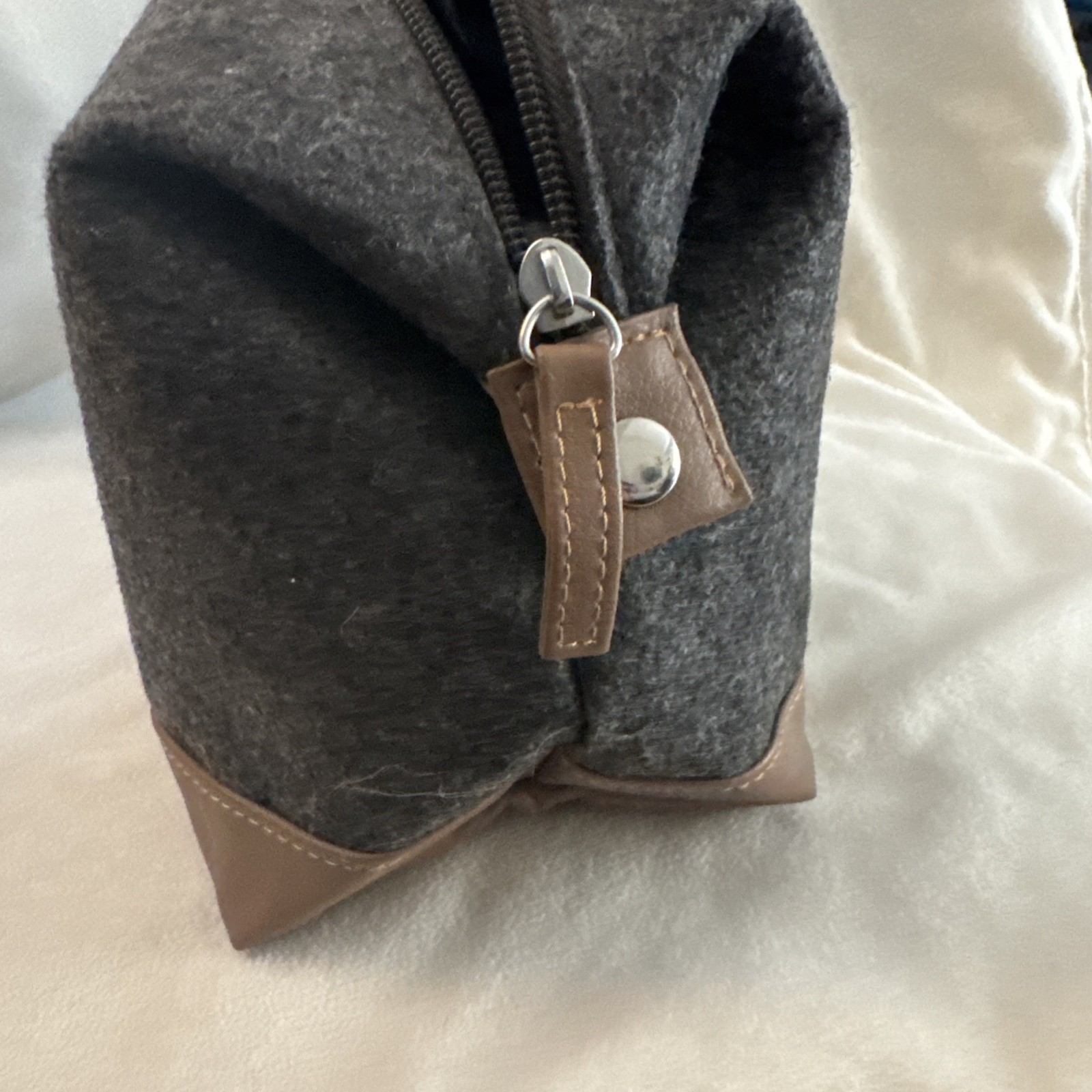 Felt Wool Canvas Faux Leather Dop Dopp Kit Gray Toiletry Travel Bag Makeup Pouch