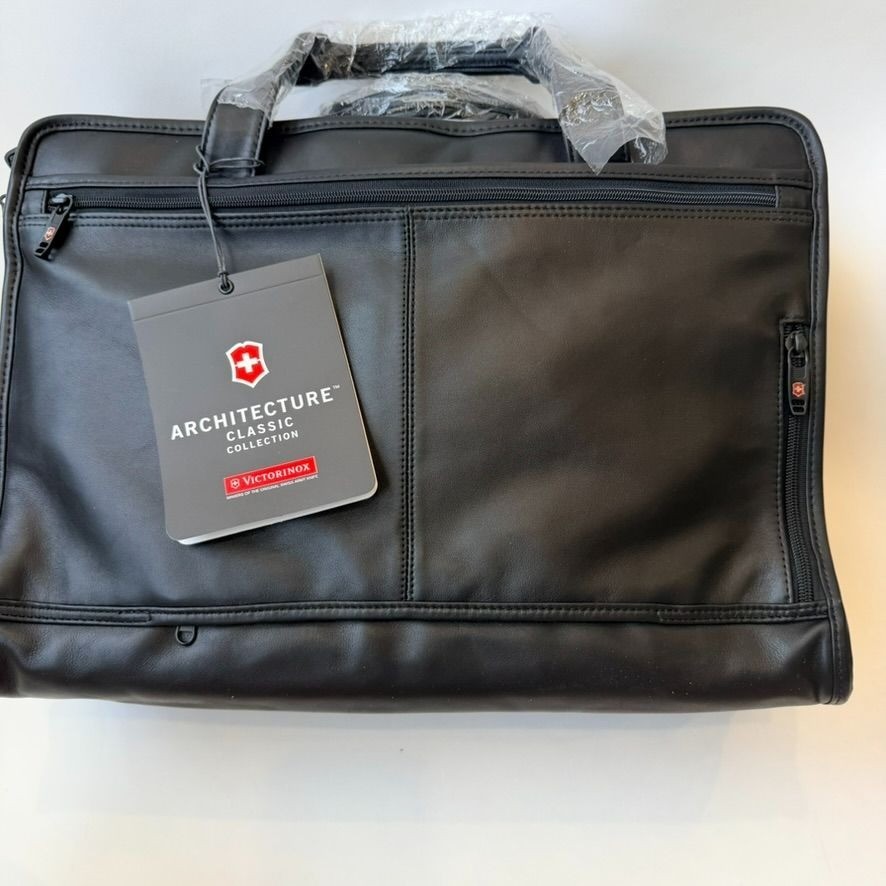 NWT Victorinox Wainwright Attaché Brief Leather Laptop Bag Black