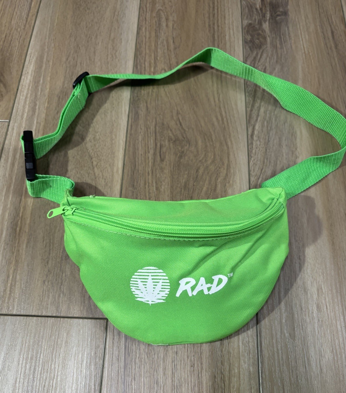 Rad Fanny Pack Sack Weed Leaf Pattern Green 420 80s Retro Waist Bag
