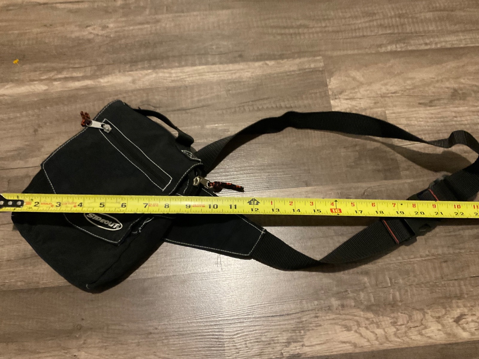 VTG Y2K SIDEOUT BEACH CROSSBODY NYLON BAG BLACK WHITE RED PREOWNED