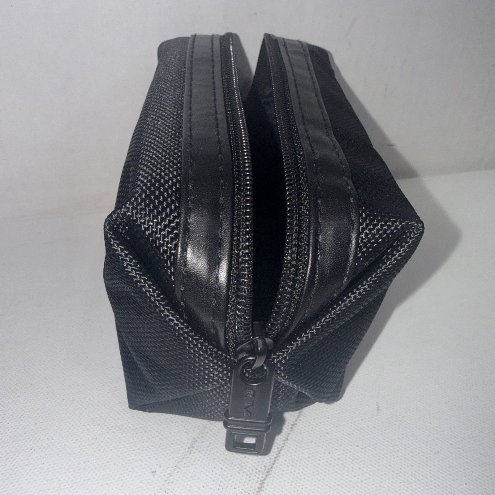 Tumi Delta Accessory Pouch Bag Zip Case Black Makeup Toiletry Travel & Eye Mask