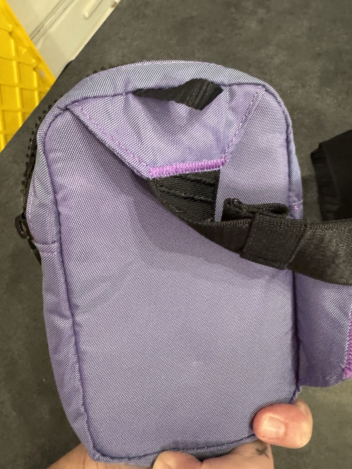 NIKE SPORTSWEAR ESSENTIALS HIP PACK Wild Berry