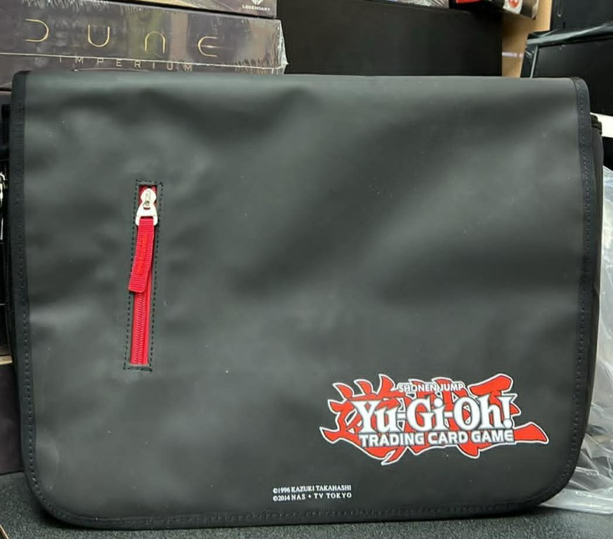 Konami Yu-Gi-Oh! Over the Shoulder Laptop Bag-New-Free Shipping