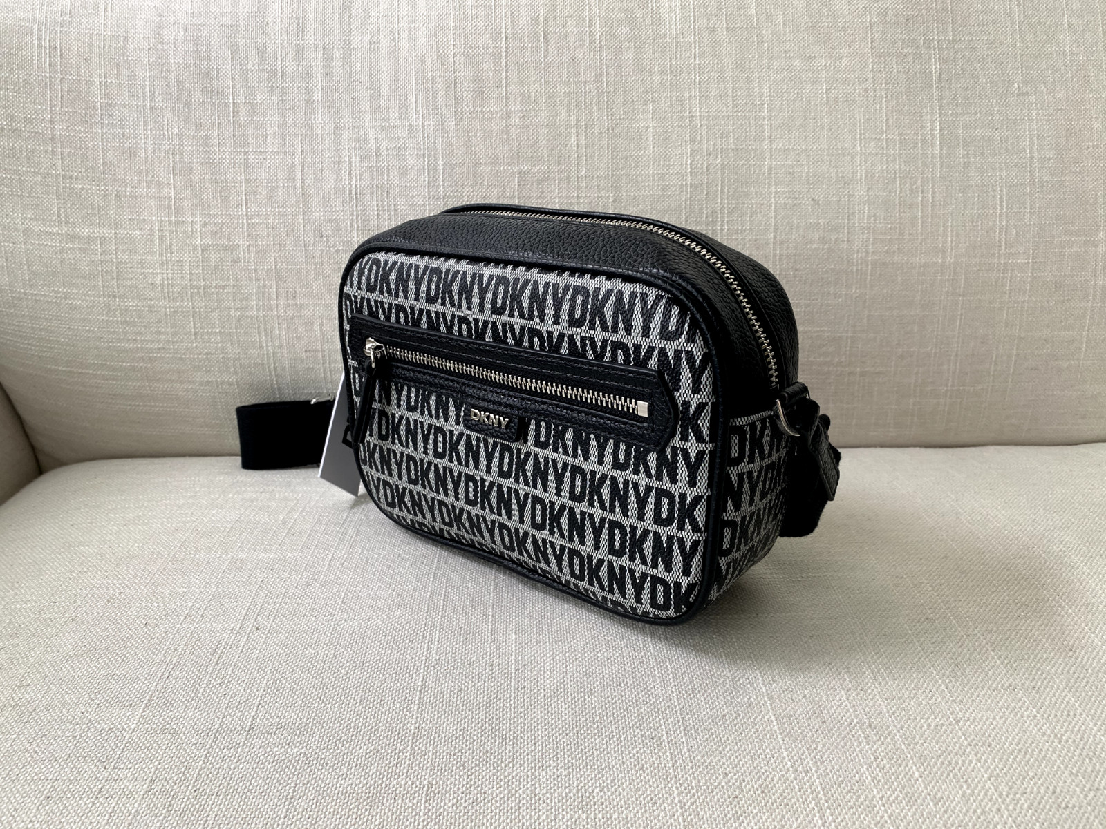 DKNY Mini Crossbody / Small Shoulder Bag in Black NWT