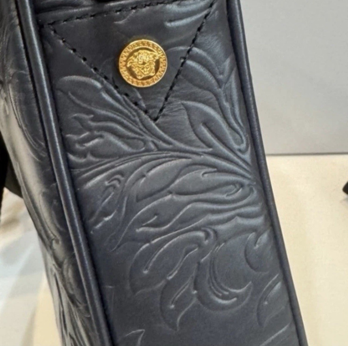 Versace Messenger Embrossing Calf Leather Barocc Navy Blue-gold $ 1500 Authentic
