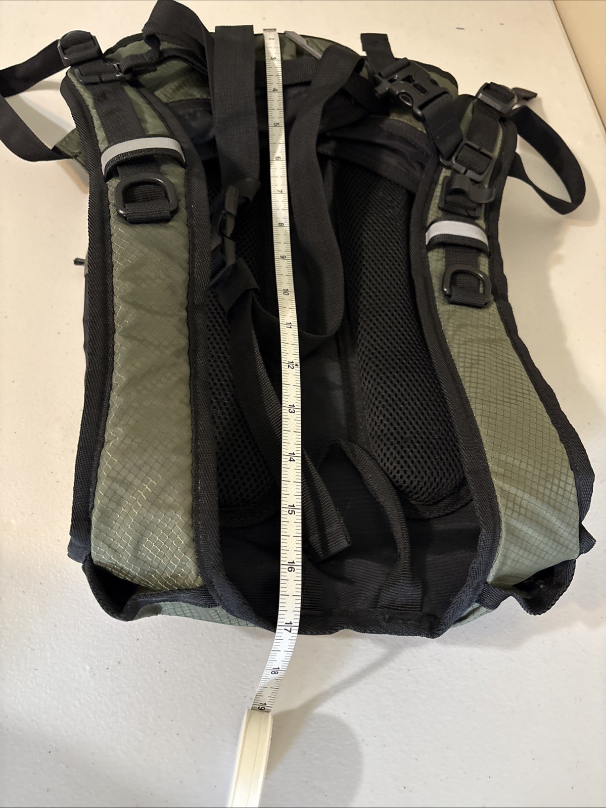 Mothybot Outdoor Durable Water Resistant Nylon Insulated Hydration Backpack Gorp