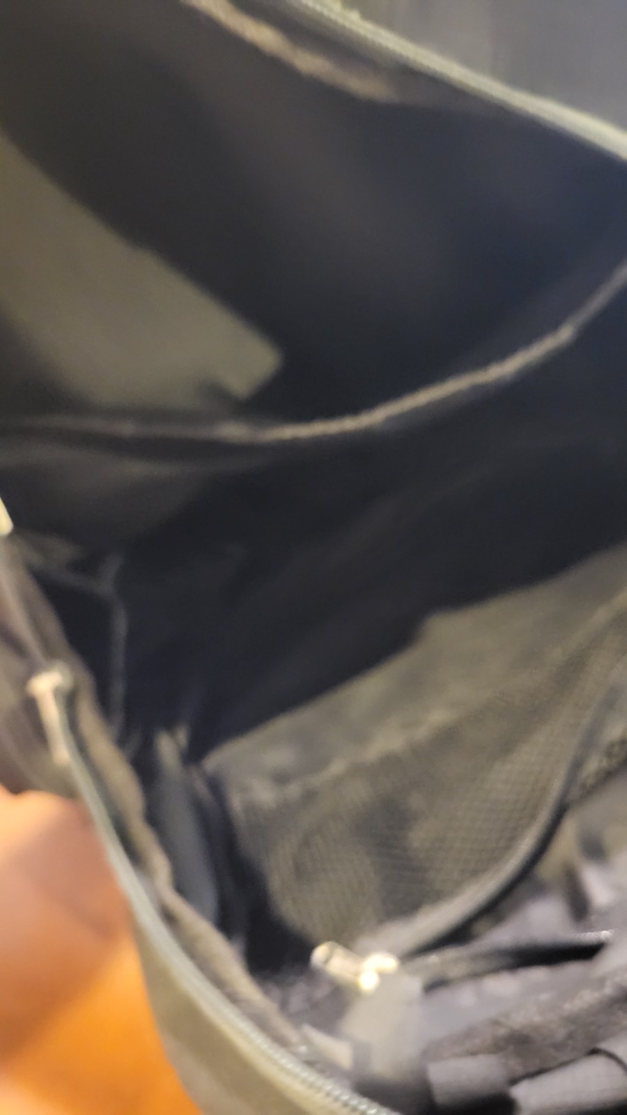 Eastsport Titan Backpack BLACK – EXPANSION ZIPPER -POCKETS GALORE! EUC!!