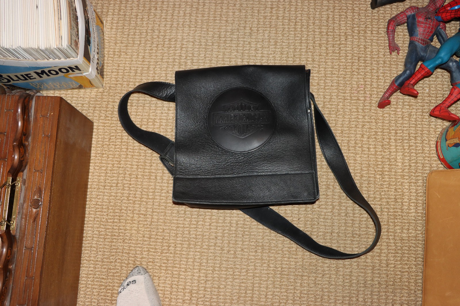 Harley Davidson CYCLES Vertical Messenger Bag MEN’S Leather Black