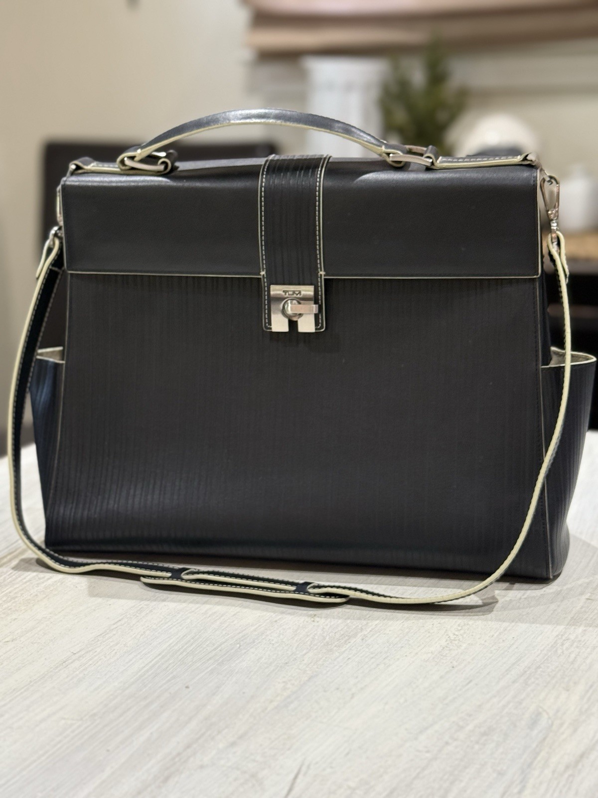 TUMI Black Briefcase Document Case Lock Closure Men’s Top Handle Shoulder Strap