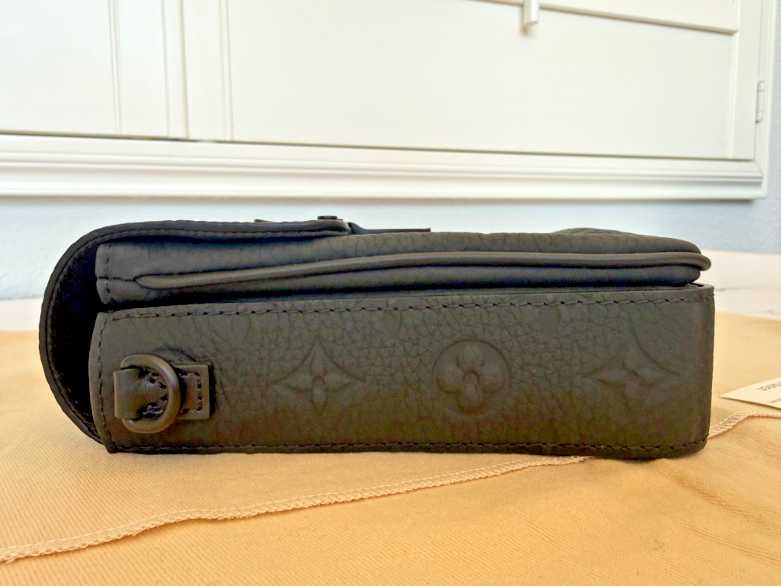 Louis Vuitton S-Lock Vertical Wearable Wallet Side Bag – Taurillon Monogram