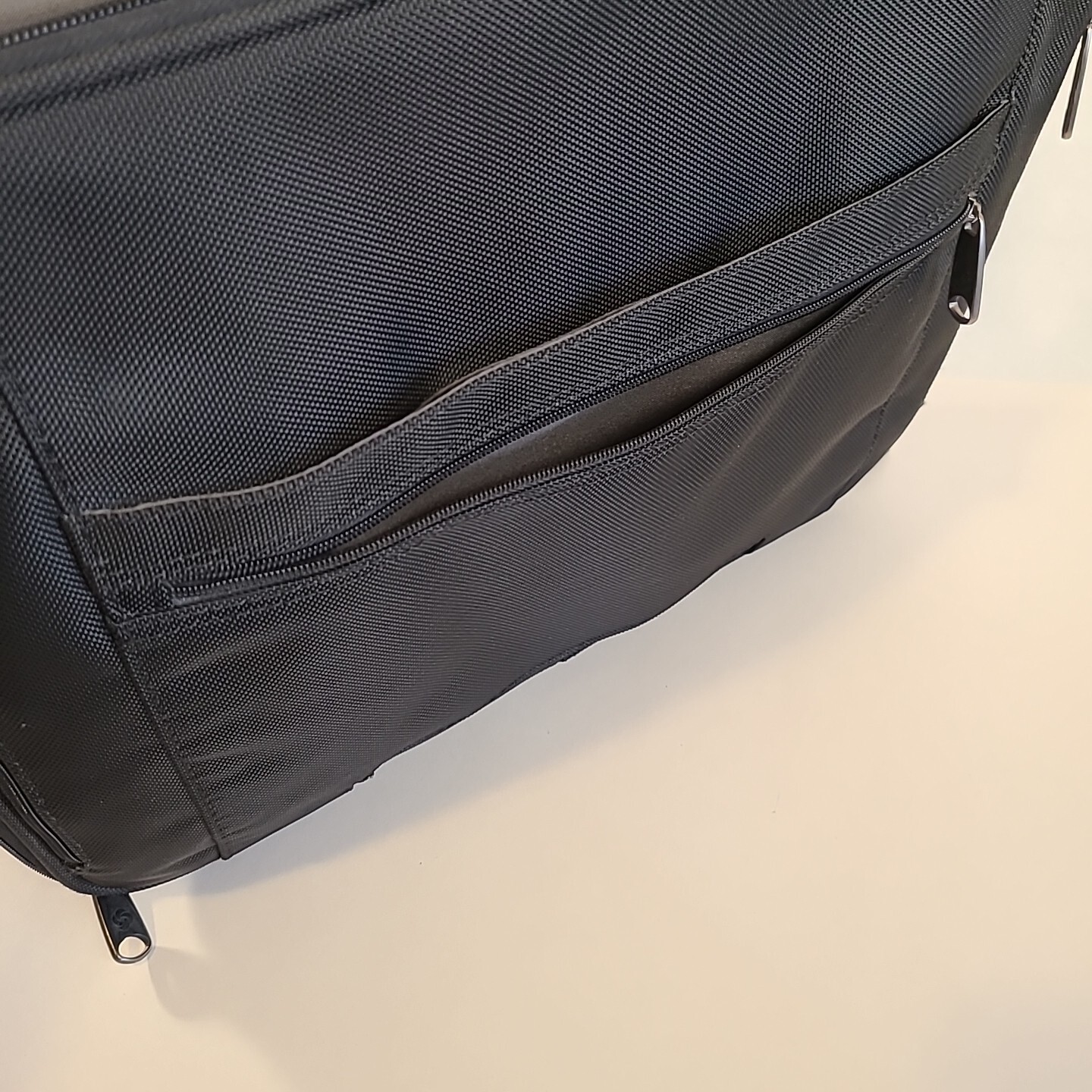 Samsonite Classic Laptop Brief Bag Carrying Case for 17″ Lap Top OBO