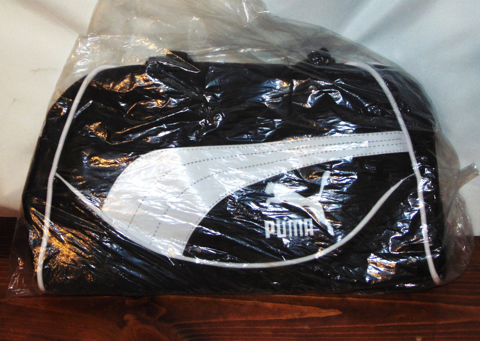 PUMA Retro Look Formstrip Logo Black White Gym Sport Beach Hand Grip Tote Bag