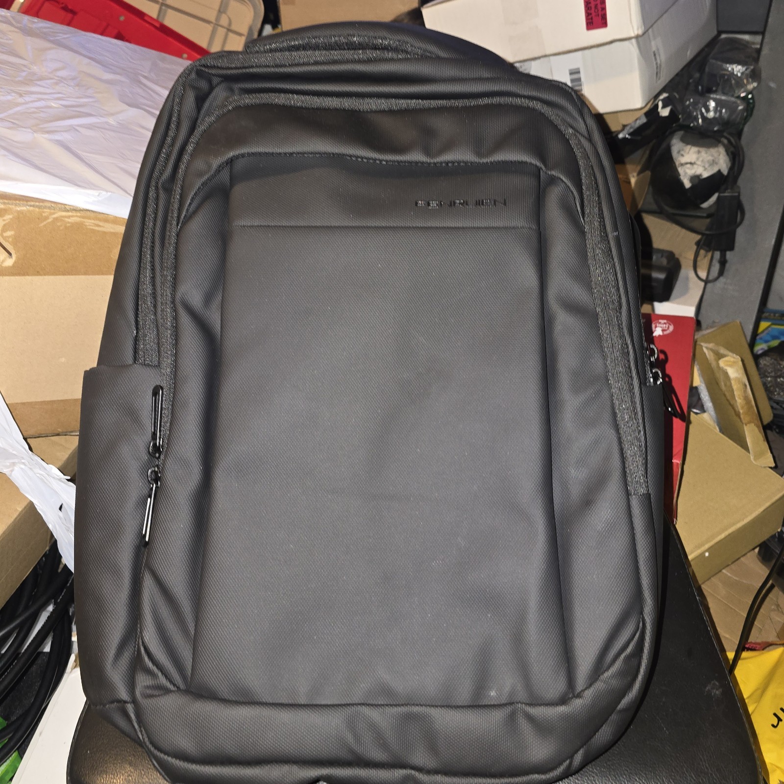 FENRUIEN Business Travel Laptop Backpack Black Adjustable Expandable USB Charger