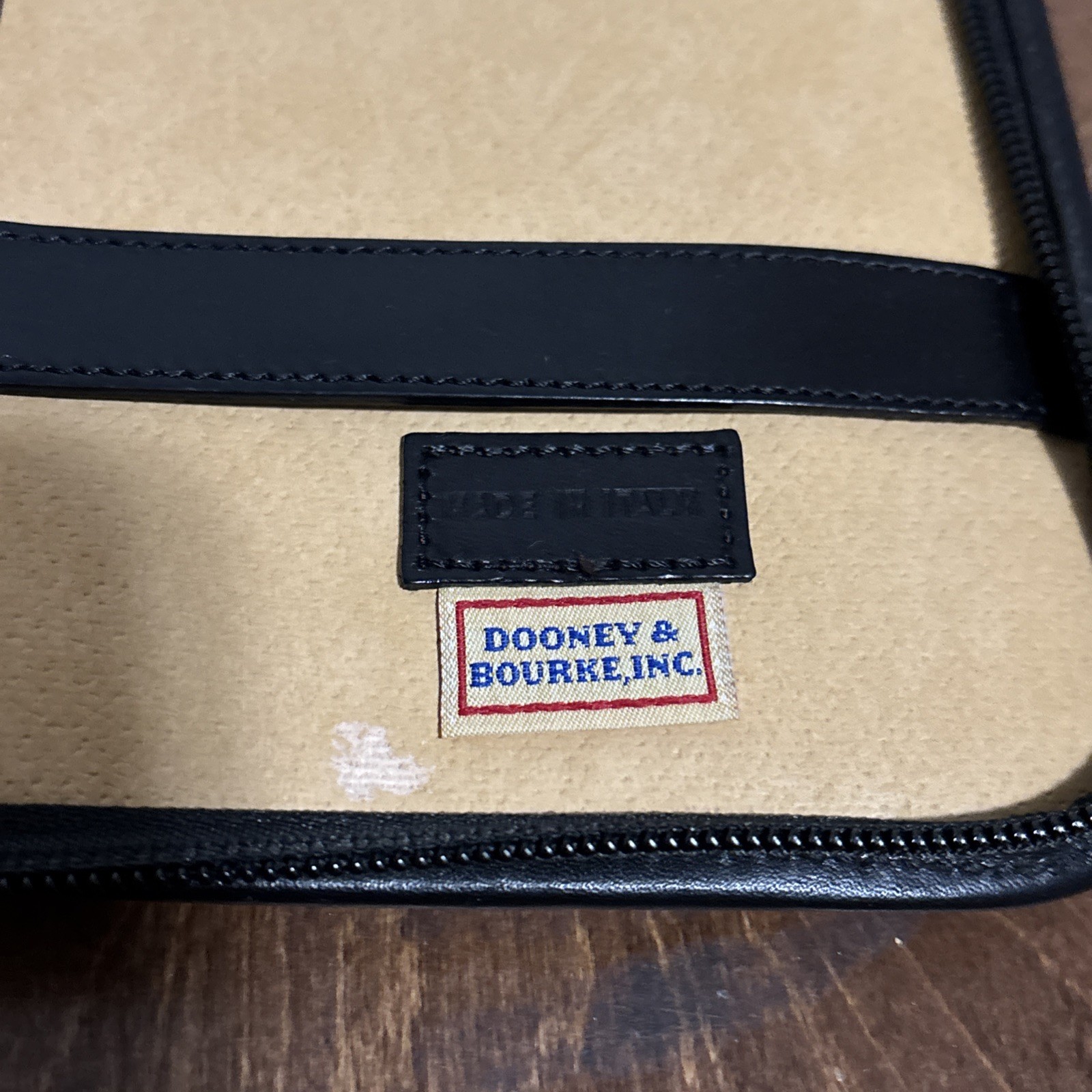 Dooney & Bourke Tie Case Bag Black Zip Leather interior Italy Neck Necktie READ