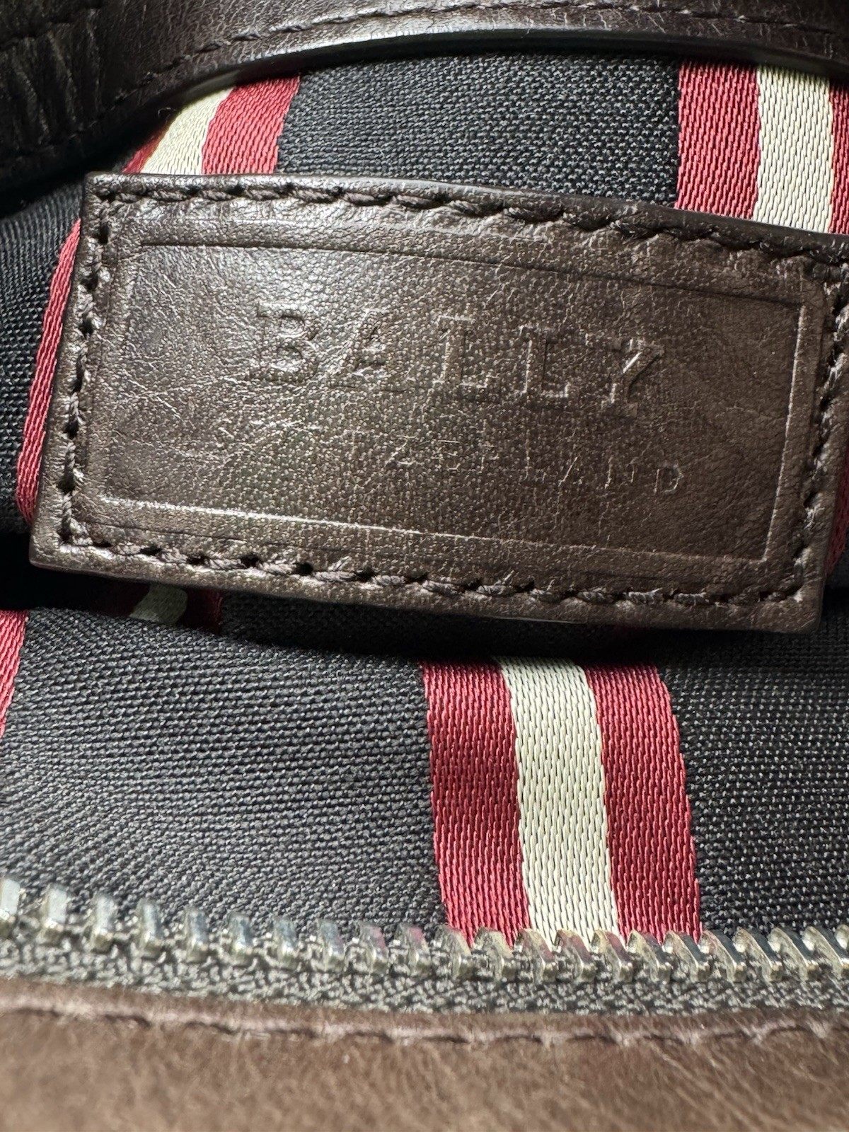 Bally Brown Zip Crossbody Messenger Bag Striped Adjustable Strap Lined – Unisex