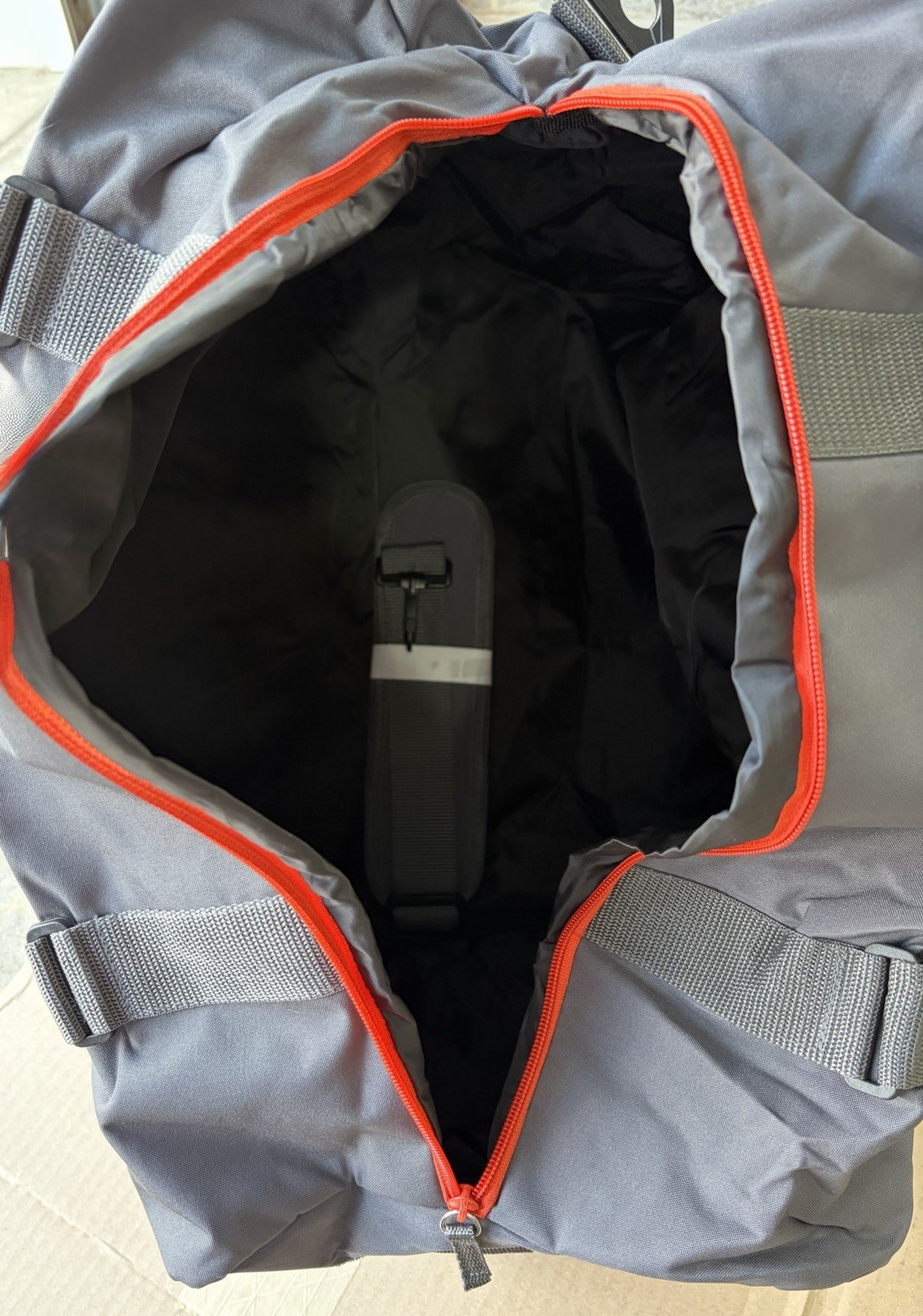 Hugo BOSS Mens Gray Travel Gym Weekender Duffle Bag 20″ Orange LOGO