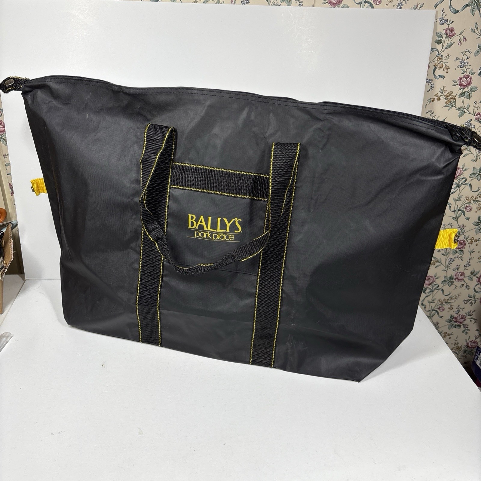 BALLY’s Park Place Casino Hotel Tote Bag Spacious Iconic Vintage Workout Travel