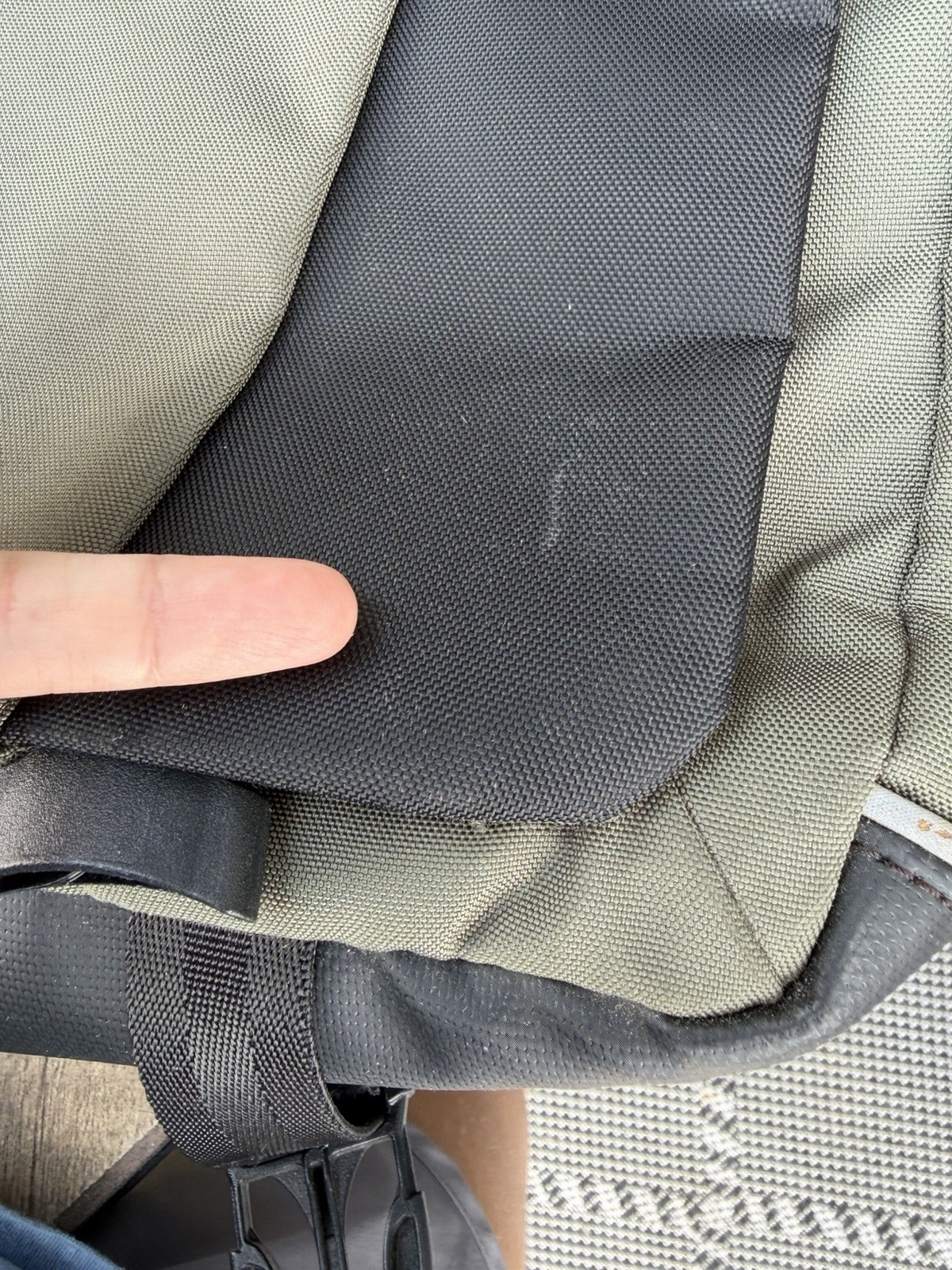 Tumi T-Tech Olive Green Ballistic Nylon Messenger Crossbody Laptop Bag Briefcase