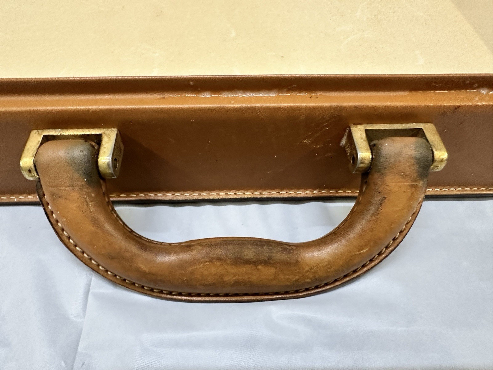 VINTAGE LEATHER GUCCI BRIEFCASE ATTACHE RARE HARD SIDED