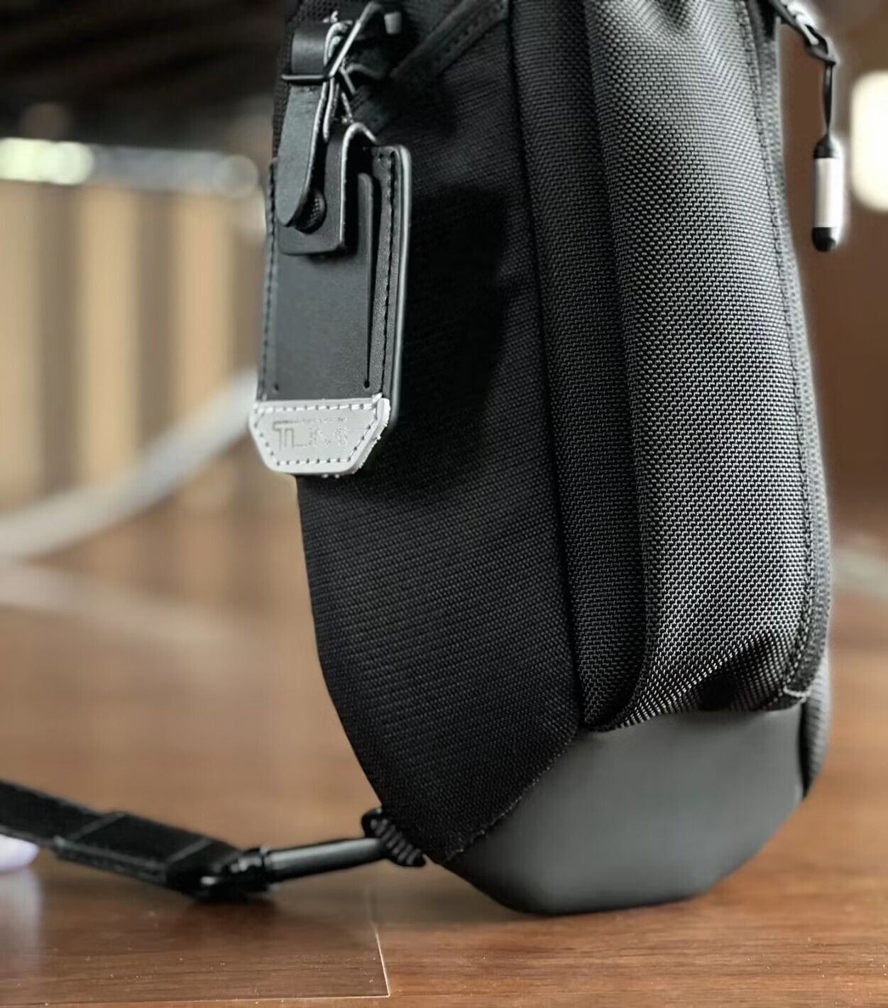 TUMI ALPHA BRAVO Esports Pro Sling Crossbody Bag Black Outlet products 24062
