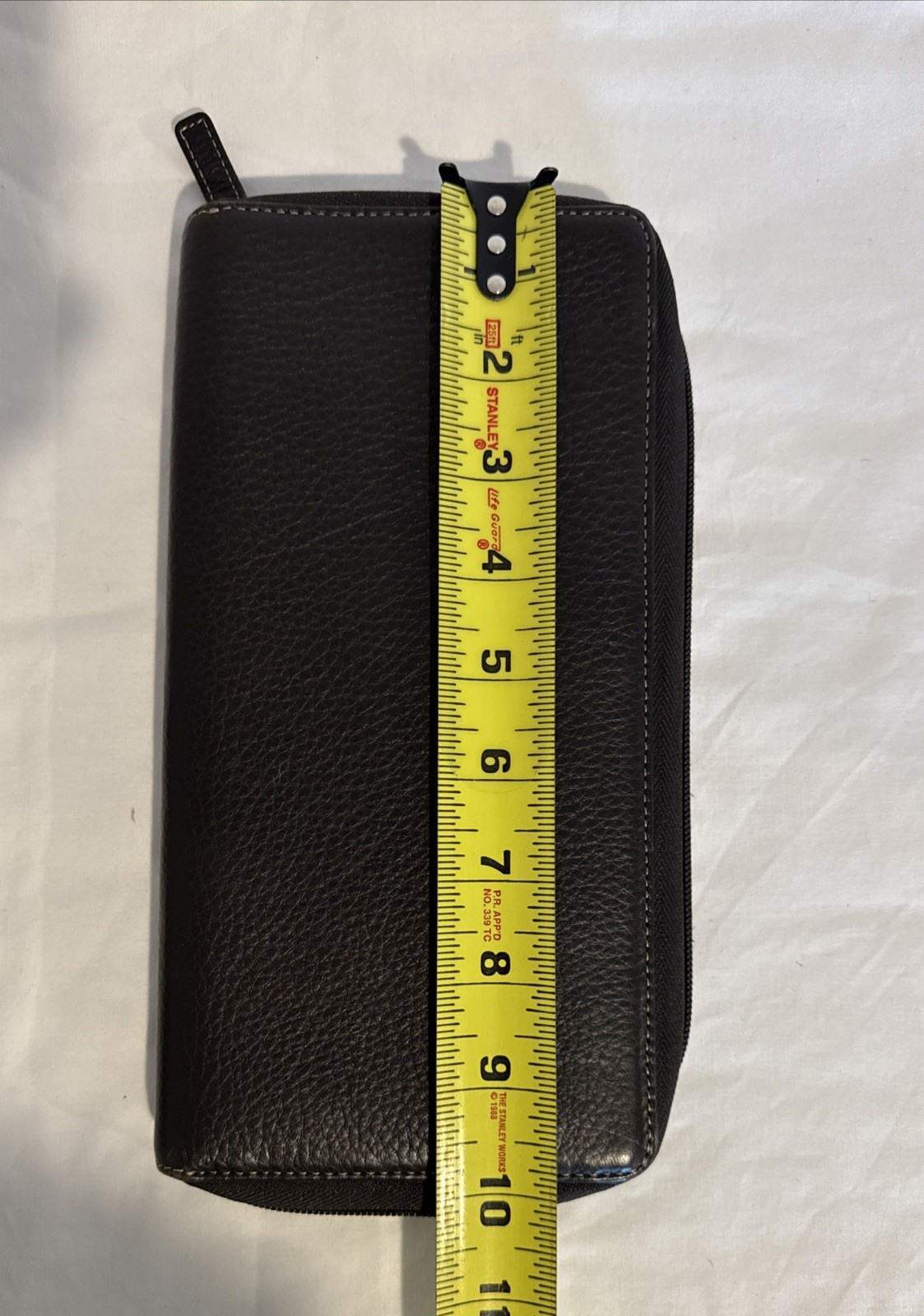 Levenger Zip-Around Black Premium Pebbled Leather Wallet Organizer Quality Lux