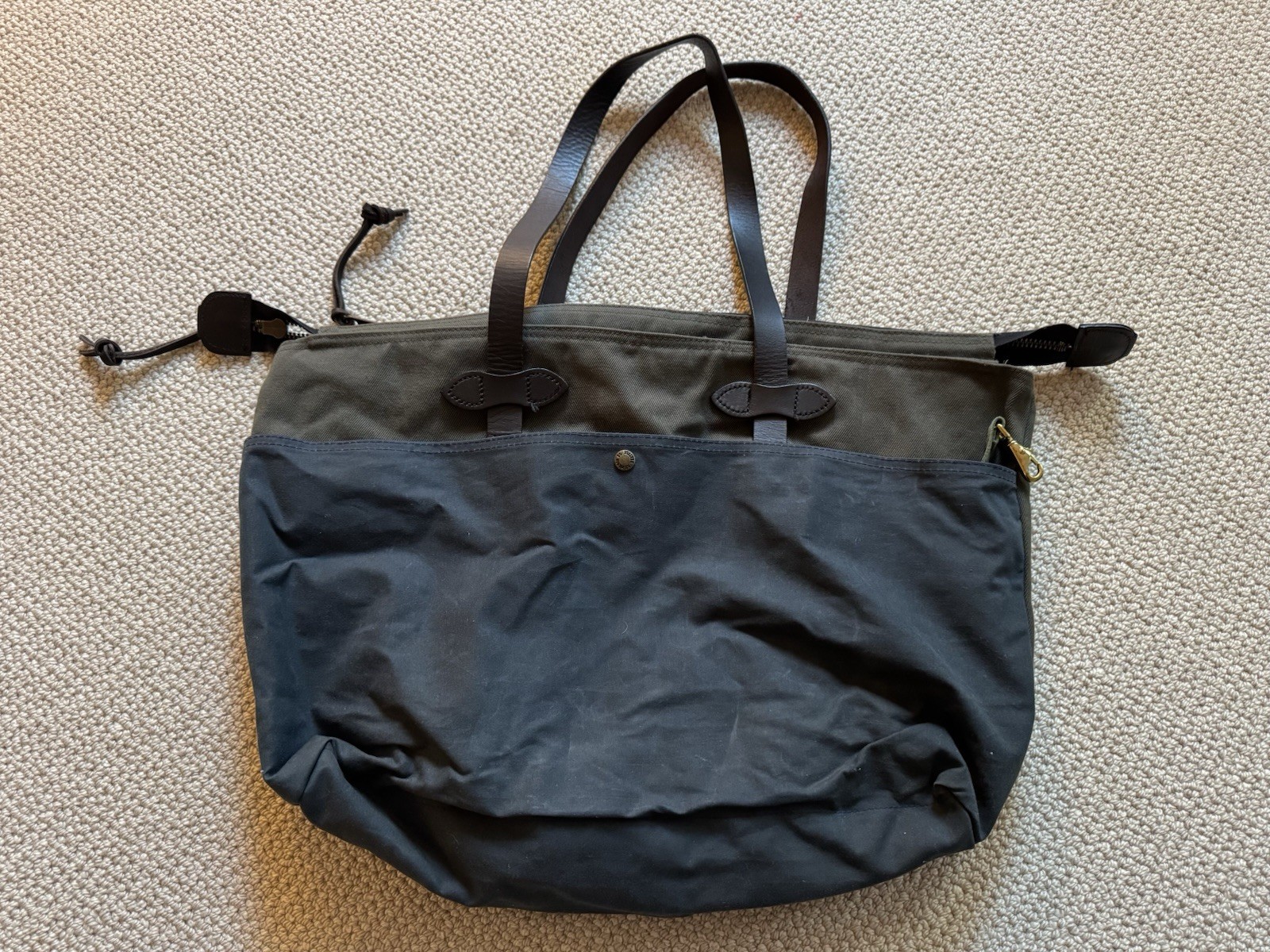 Rare Filson 70135 Large Travel Tote – Navy & Olive