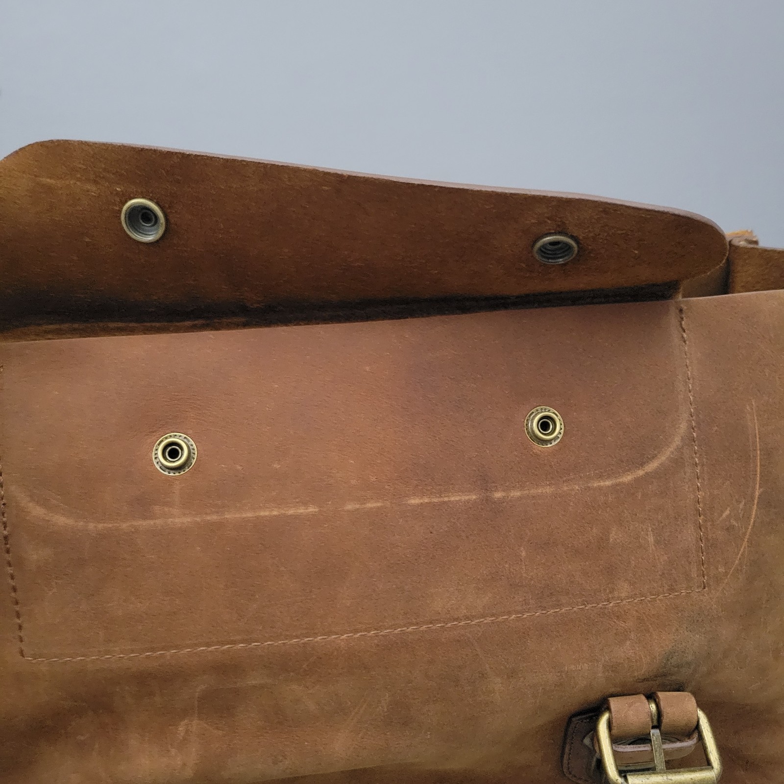 Vintage Duluth Trading Leather Bashful Billionaires Briefcase Messenger Bag
