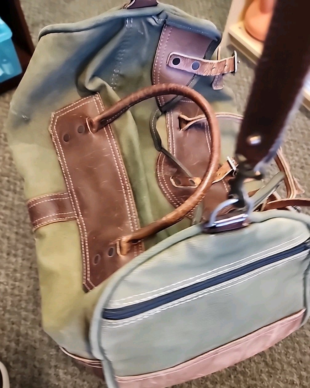 Vintage Orvis Battenkill Bag Green Canvas Leather HuntingDoctor Duffle Bag Brass