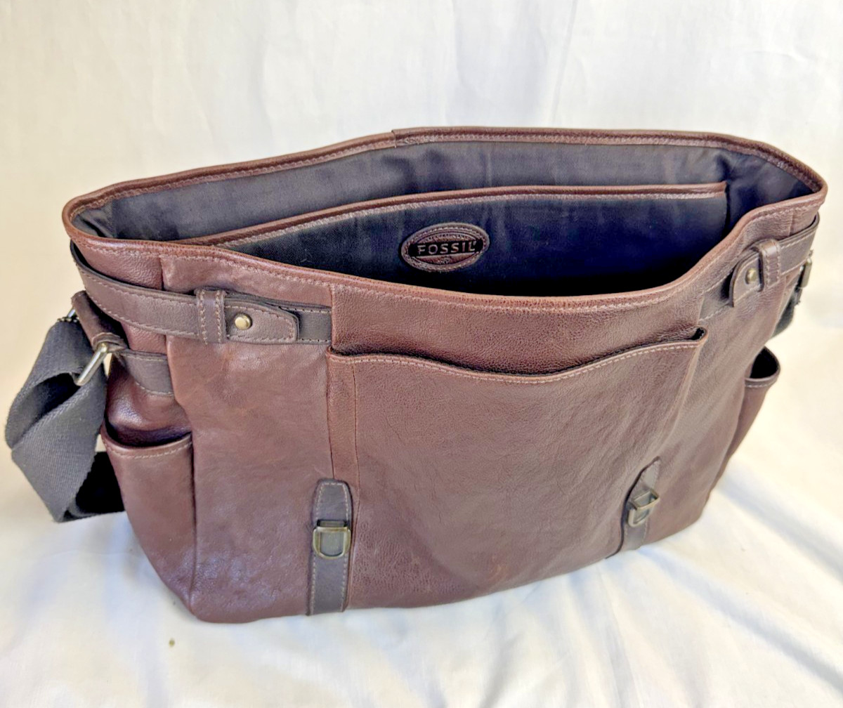 Fossil Estate Brown Leather Messenger/Shoulder/Laptop Bag – EXCELLENT CONDITION!
