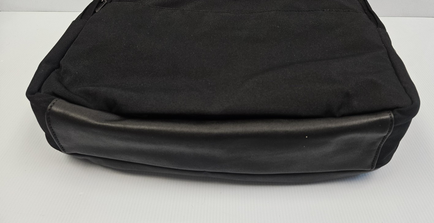 TUMI T-TECH 16” Messenger Laptop Nylon Black Bag 67740D with Shoulder Strap