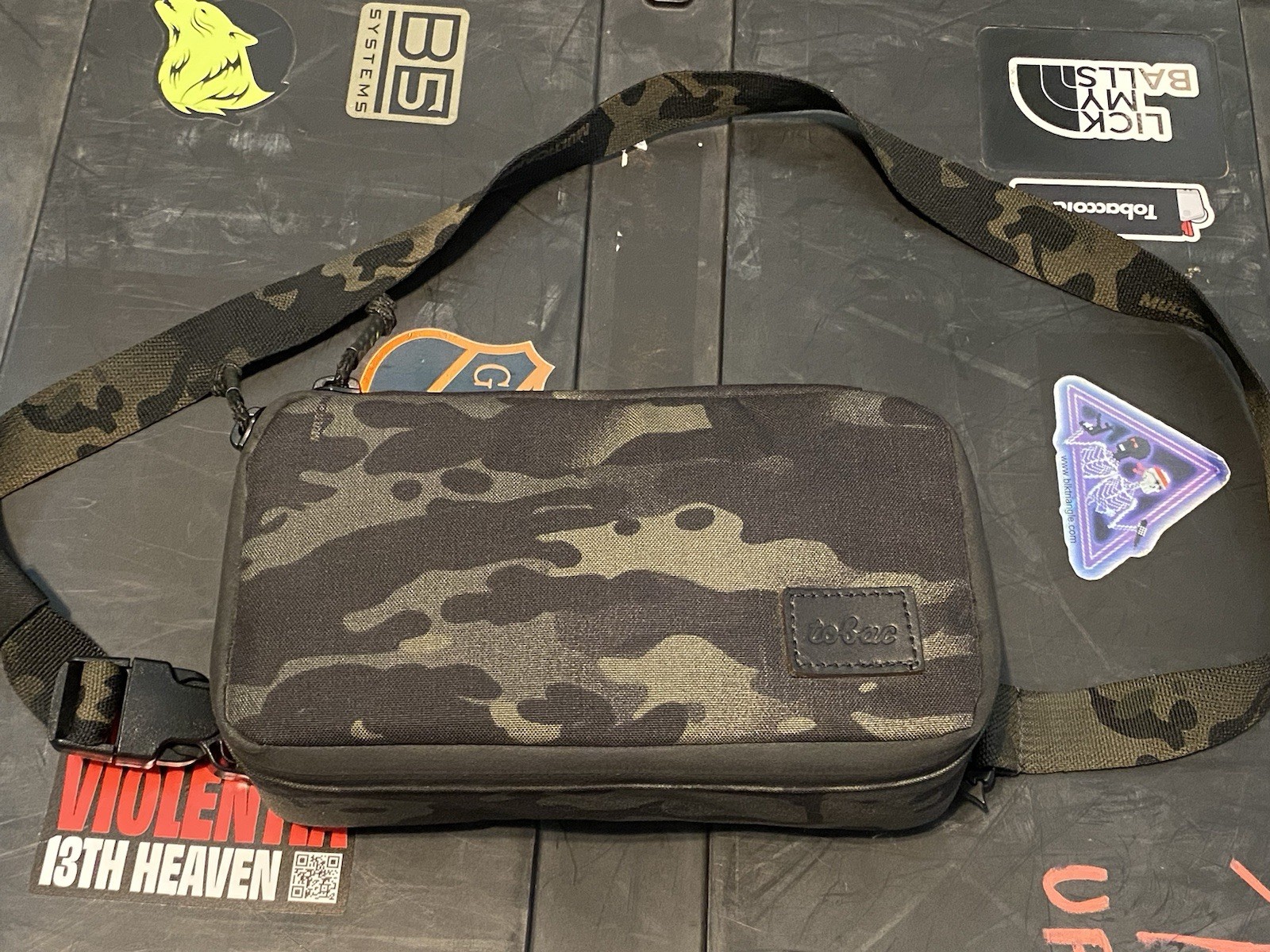 toBac Camouflage Crossbody Bag Zip Closure Adjustable Strap Green/Black Men