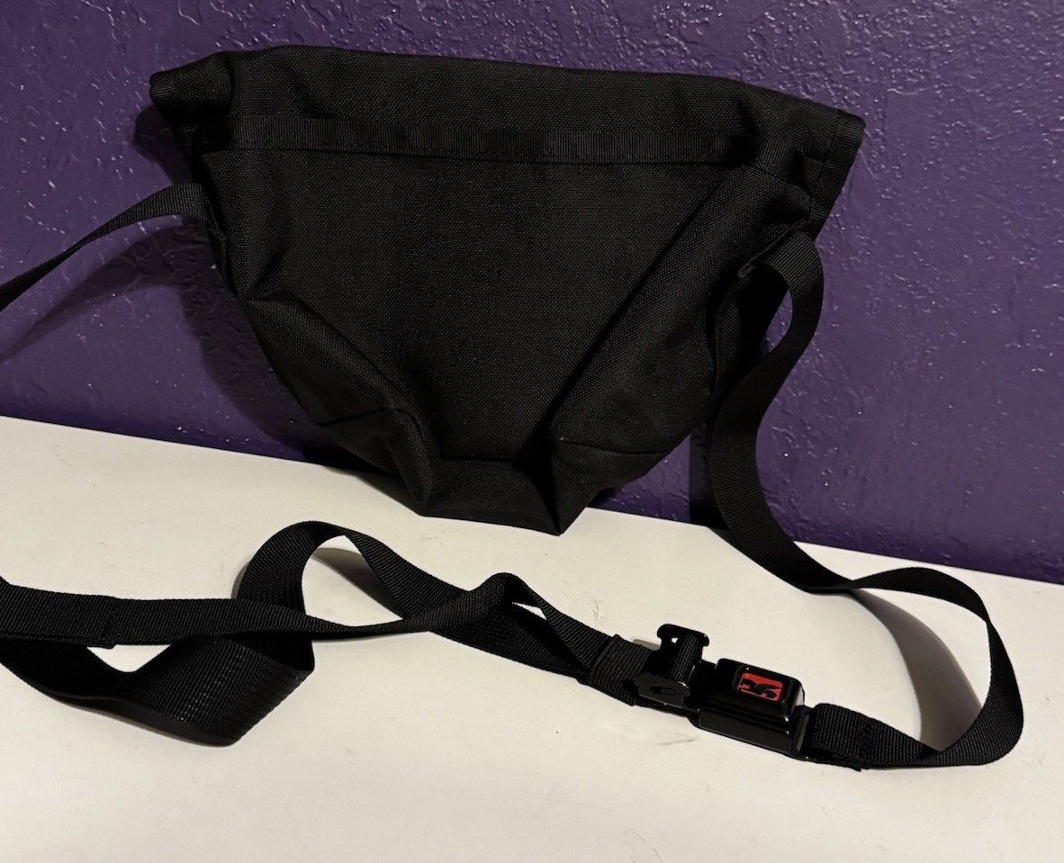 CHROME INDUSTRIES Sling Messenger Black Belt Seat Buckle Citizen Bag USA Mint