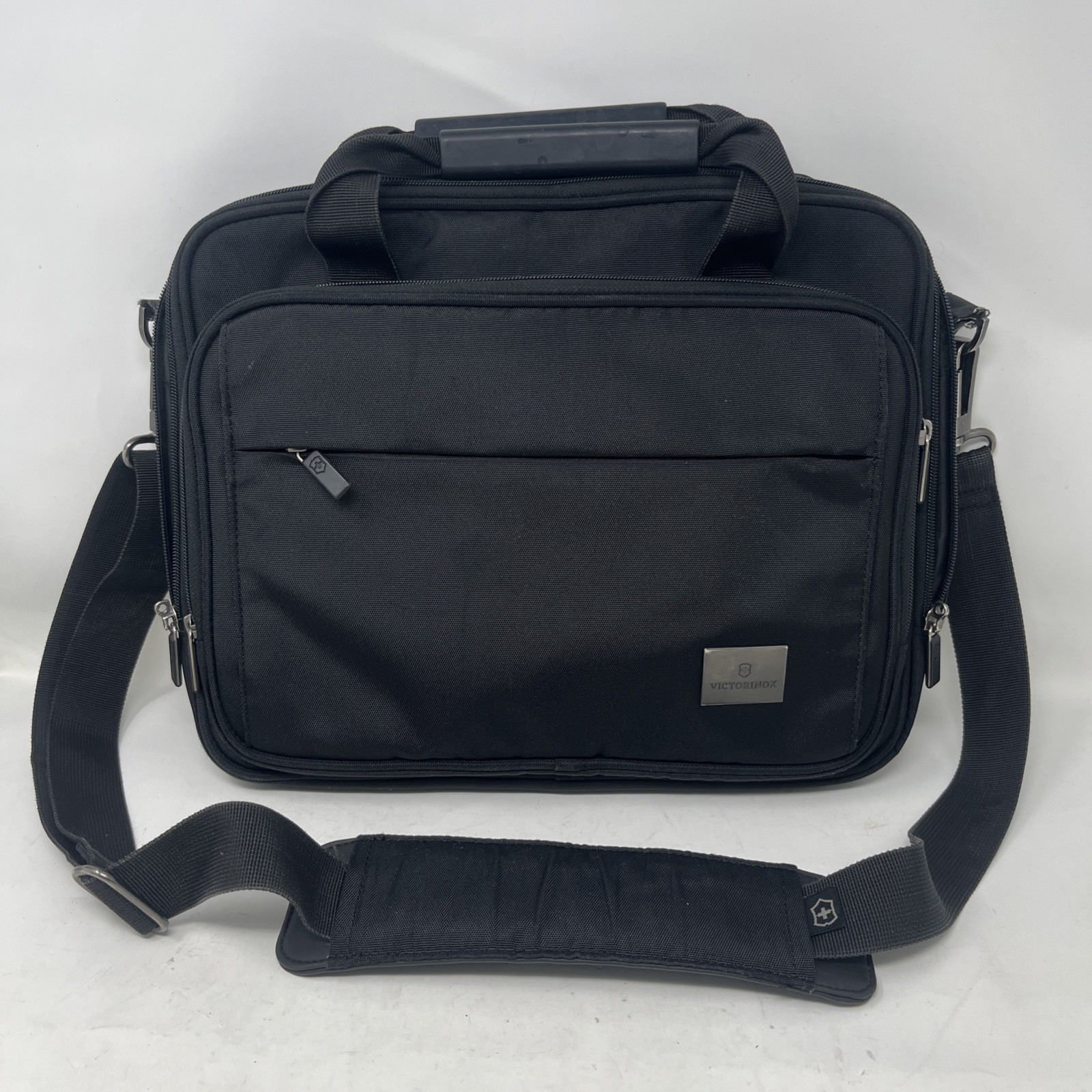 Victorinox Black 14″ Laptop Bag/Briefcase Crossbody w/multiple pockets