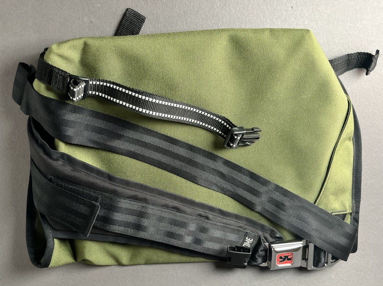Chrome Industries Messenger Bag Green Mini Metro Seat Belt Flap City 19”x13”x7”