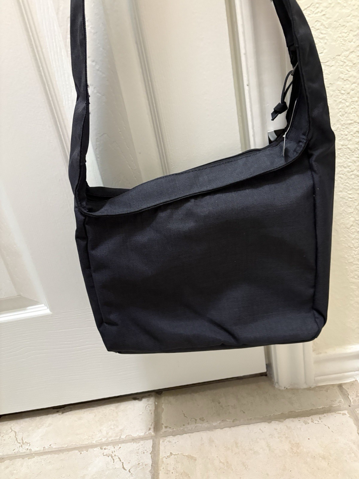 OGIO Black Medium Messenger Bag Adjustable Shoulder Strap Zip/Button Casual