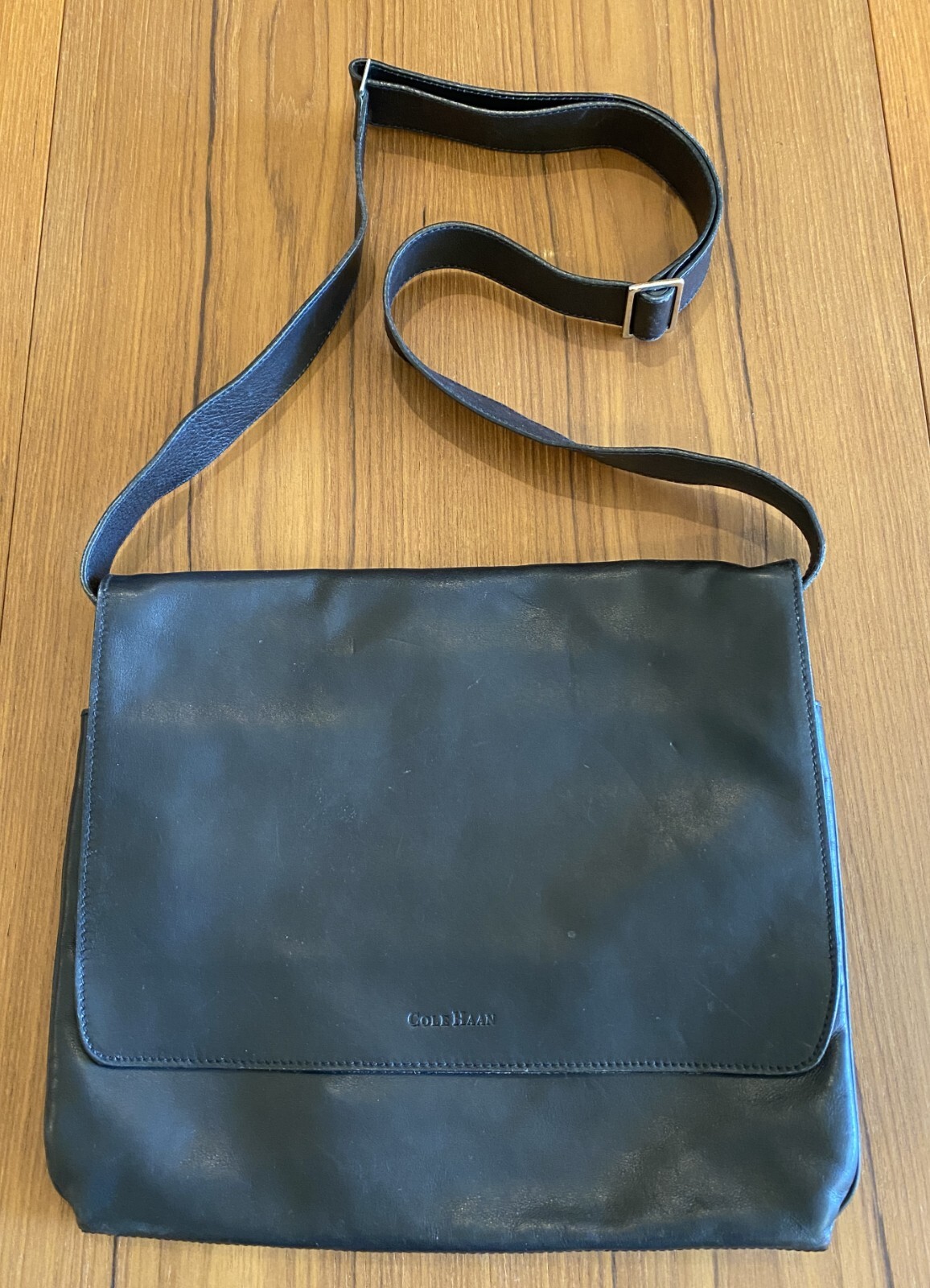 COLE HAAN Black Leather Flap Large Messenger Bag – Adjustable Strap – Cross Body
