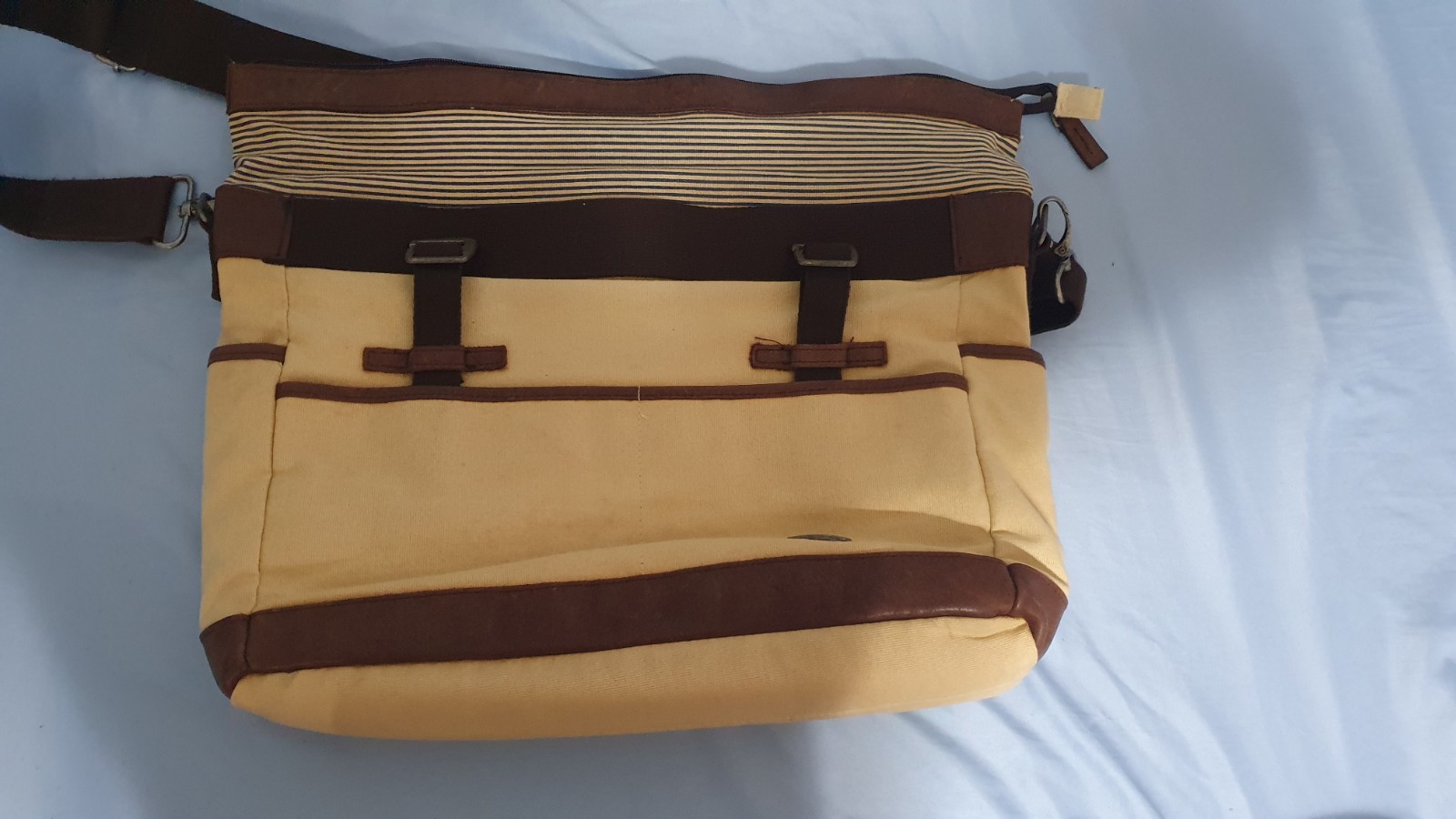 Camel Active Men’s Messenger Bag Beige/Brown Zip Buckle Adjustable Strap Striped