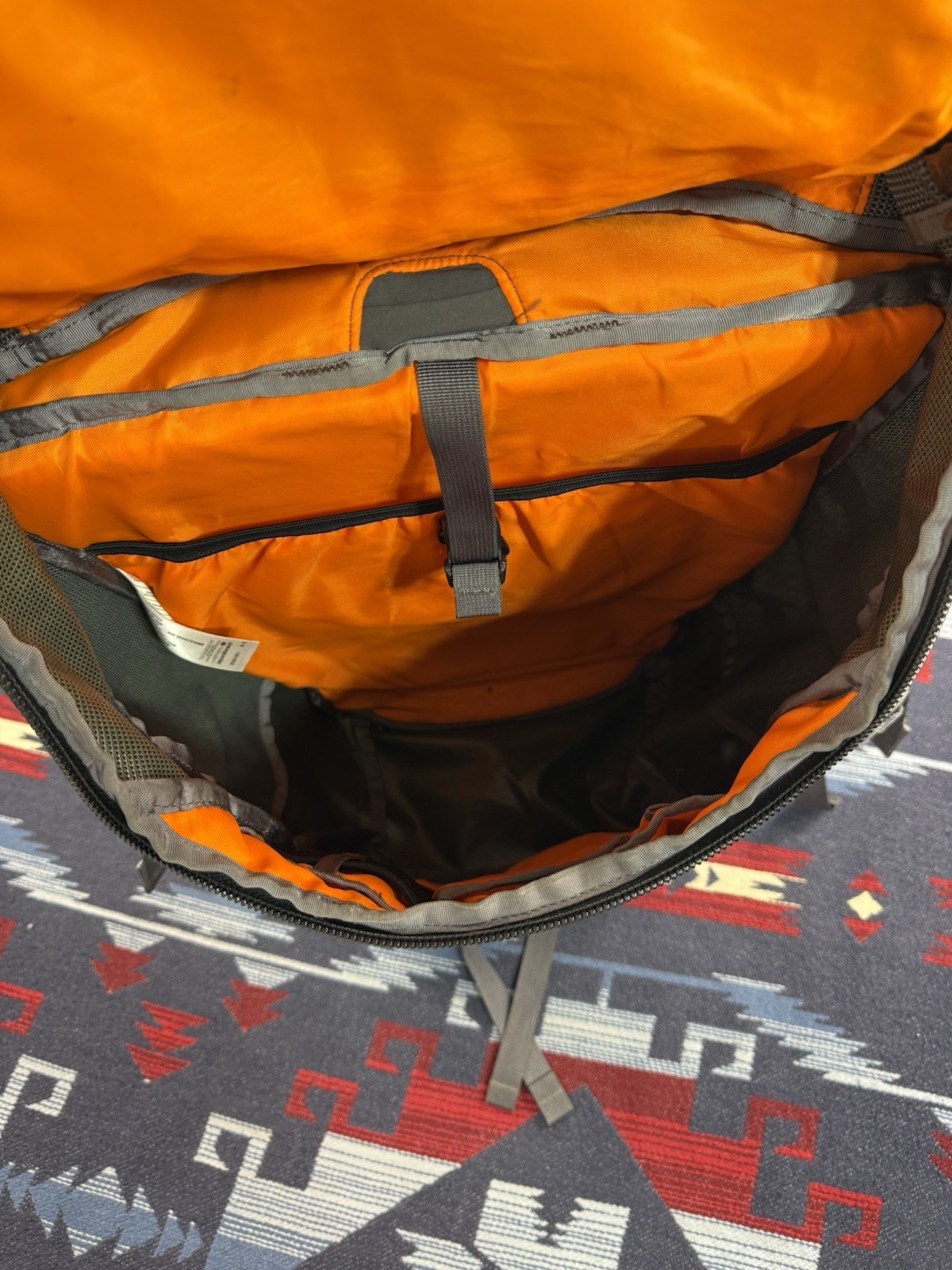Patagonia Black Hole BackPack 35L Discontinued Travel Laptop Daypack Gray Bag