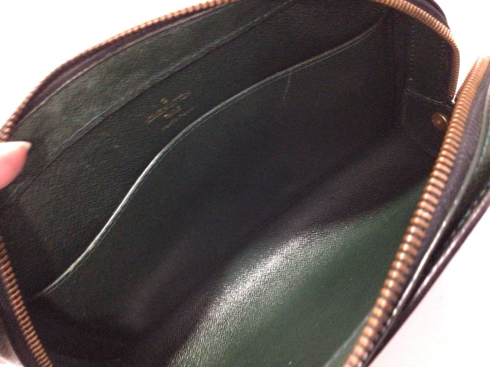 LOUIS VUITTON PARIS Men’s BAG (For DOCUMENTS, WALLET) / CODE VI1905 / France