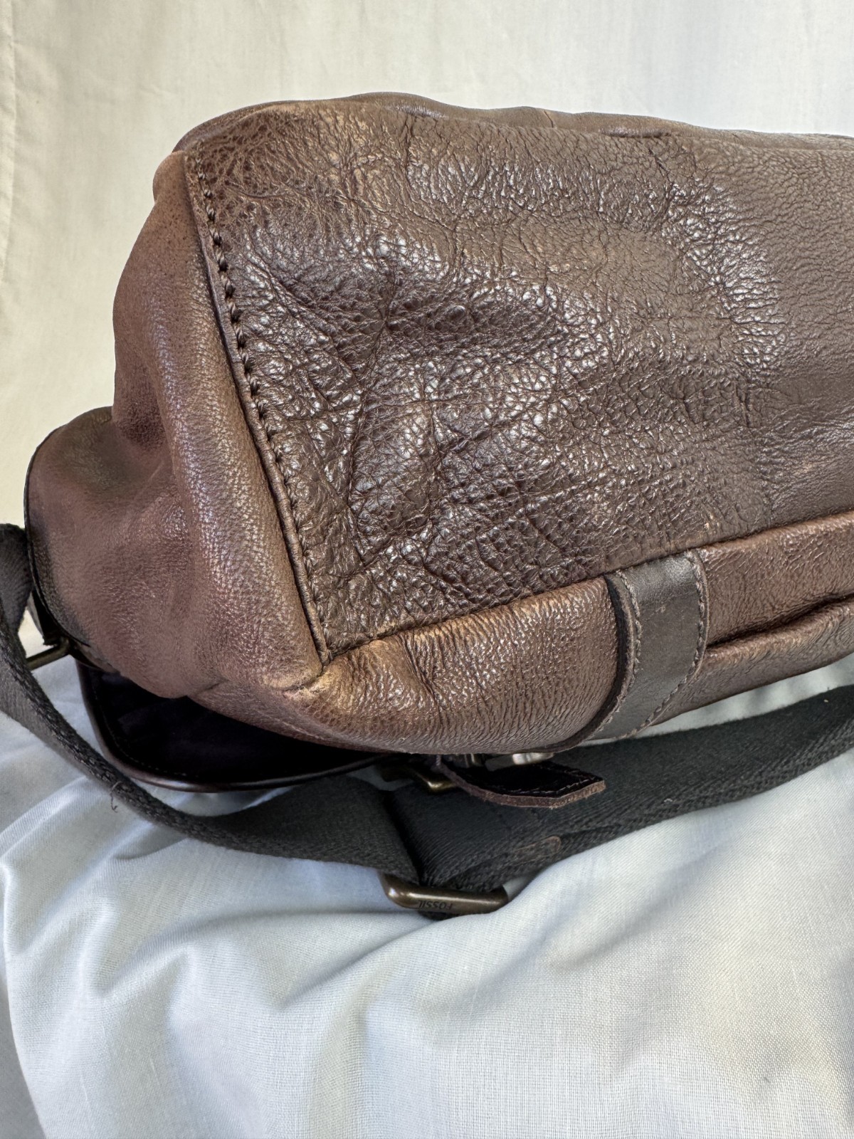 Fossil Estate Brown Leather Messenger/Shoulder/Laptop Bag – EXCELLENT CONDITION!